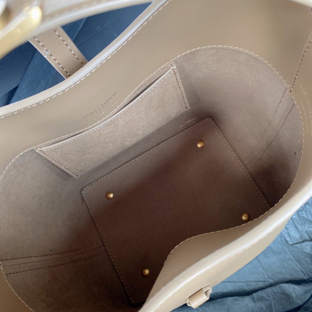 le 37 small 17cm dark beige shiny calfskin