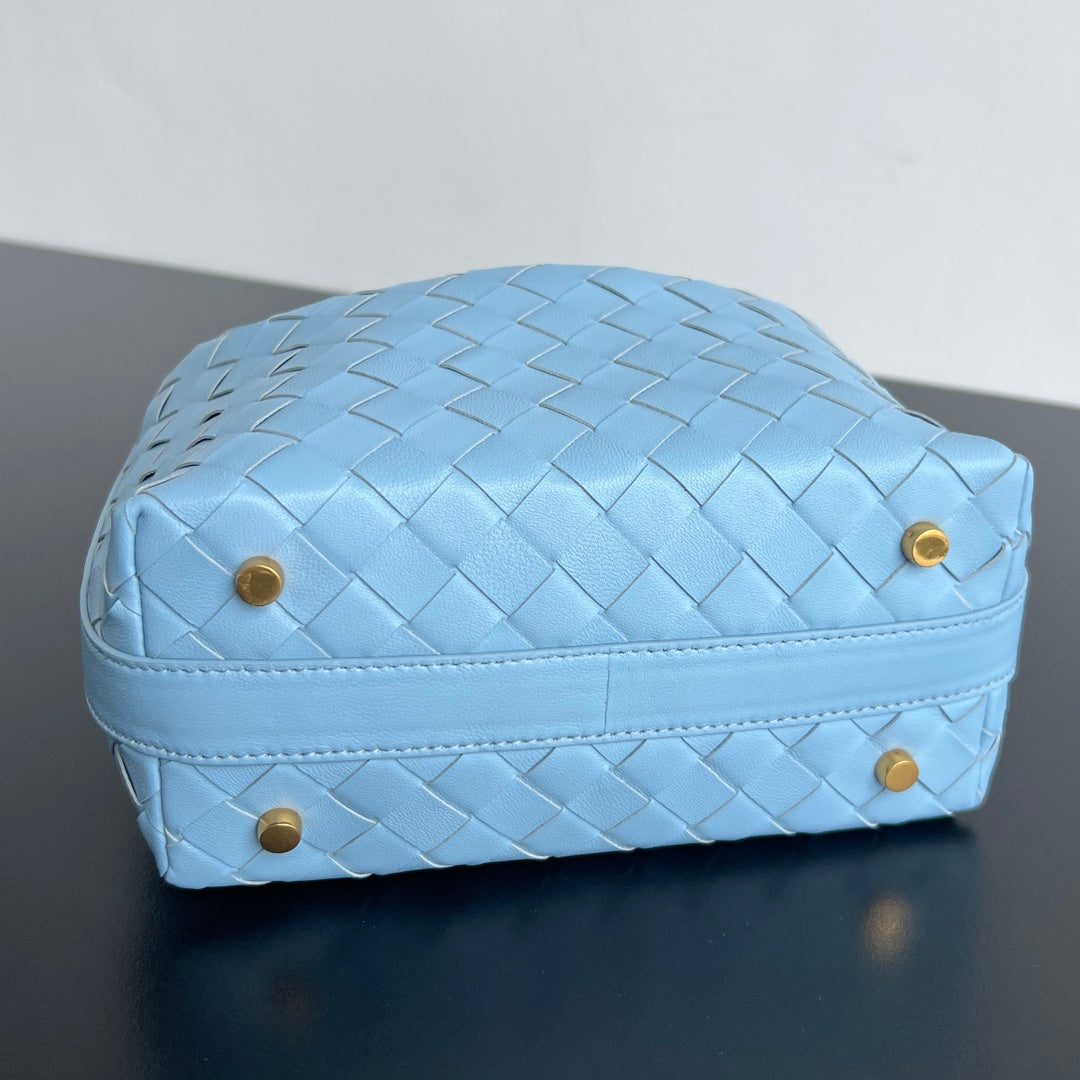 WALLACE 22 BAG TIFFANY BLUE CALFSKIN