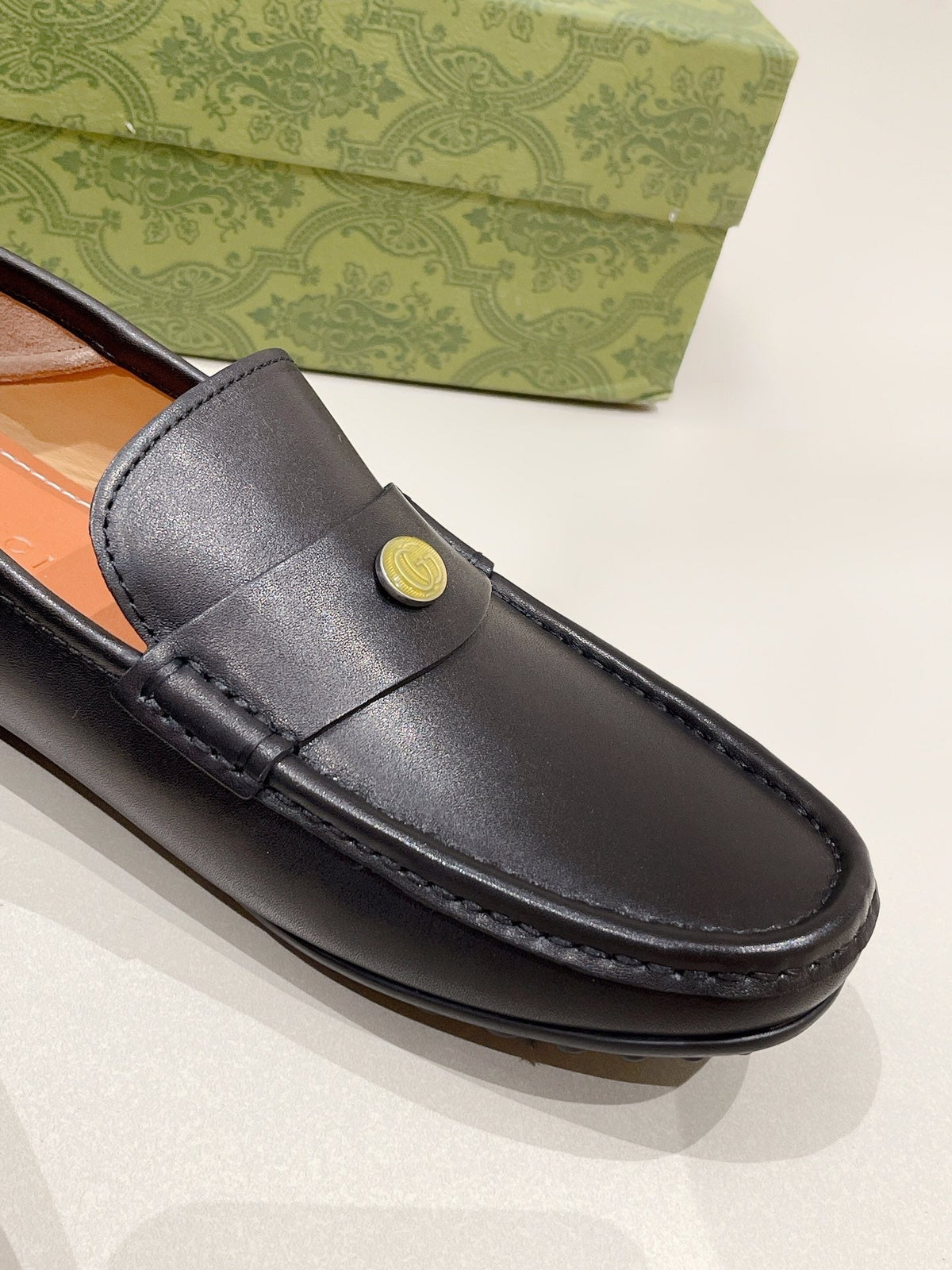 GG Men's Loafer Black Calfskin 561754