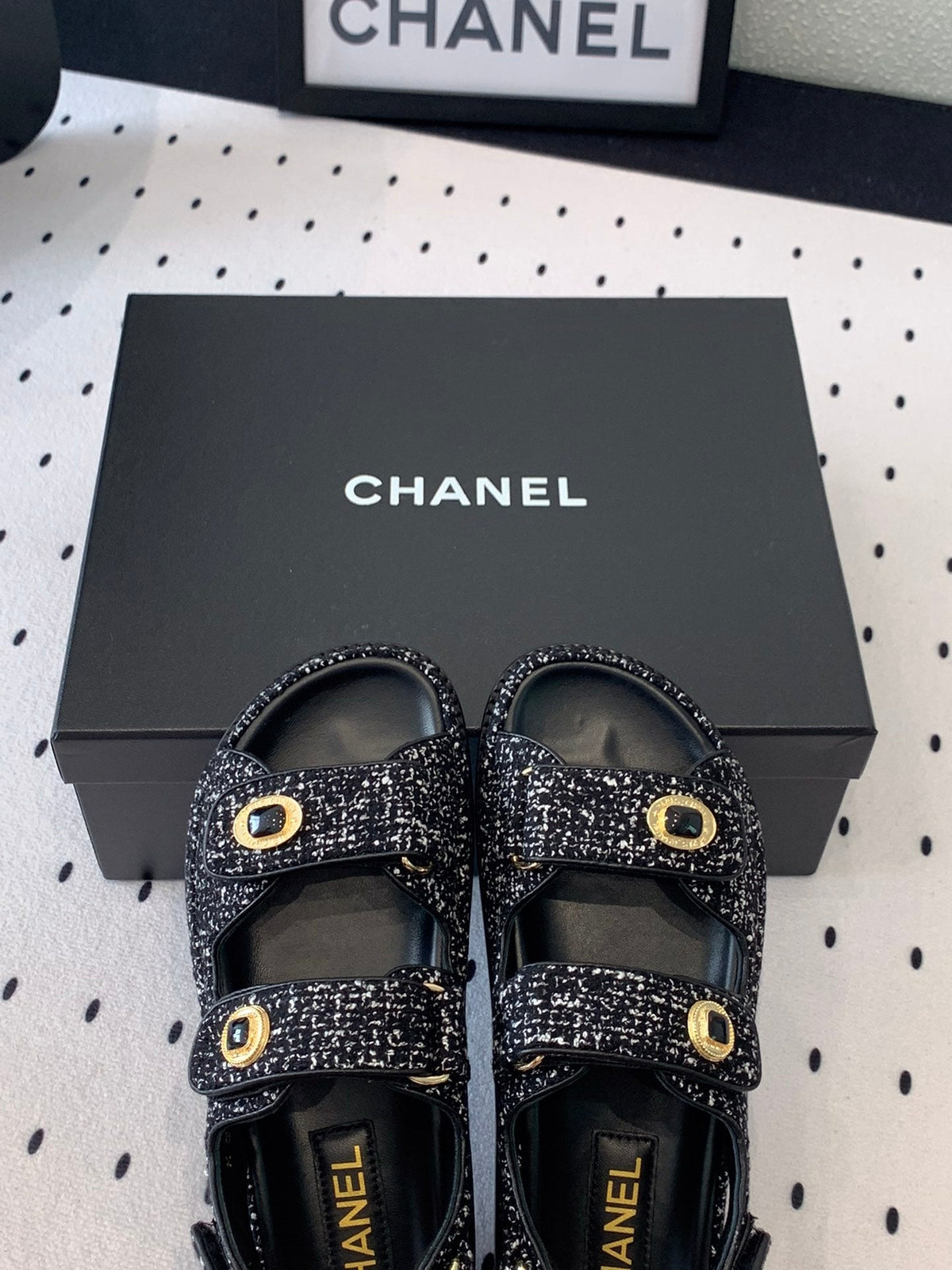 dad sandal black white tweed