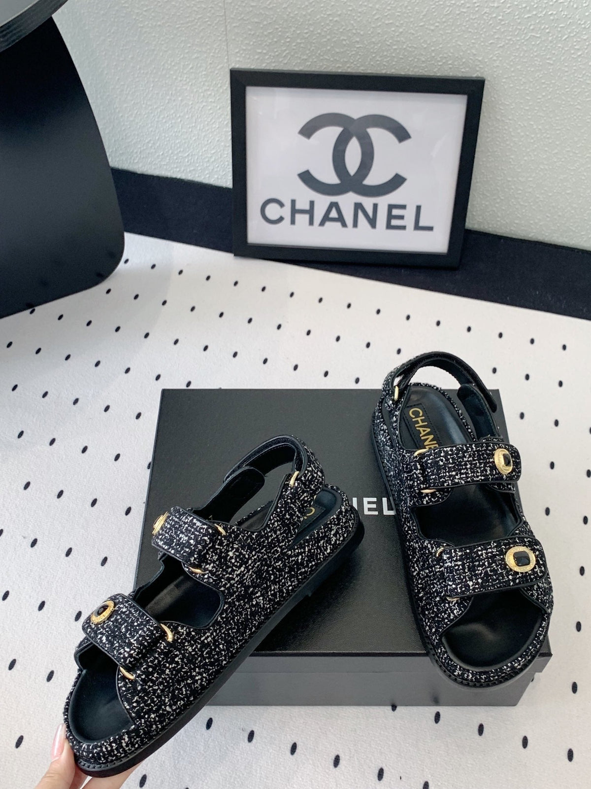 dad sandal black white tweed