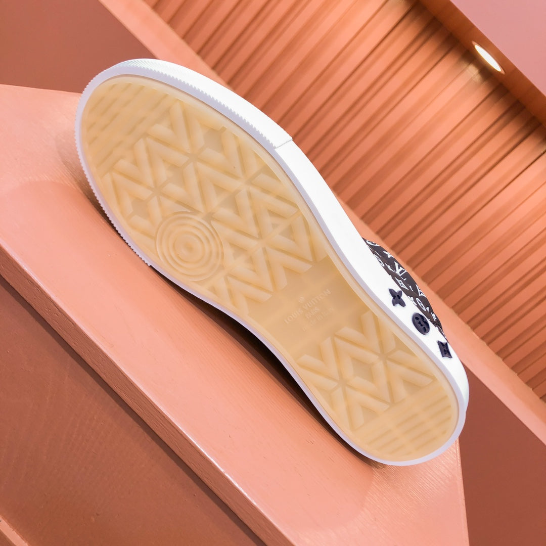 LV TRAINER SNEAKER IN BLACK MONOGRAM CALFSKIN