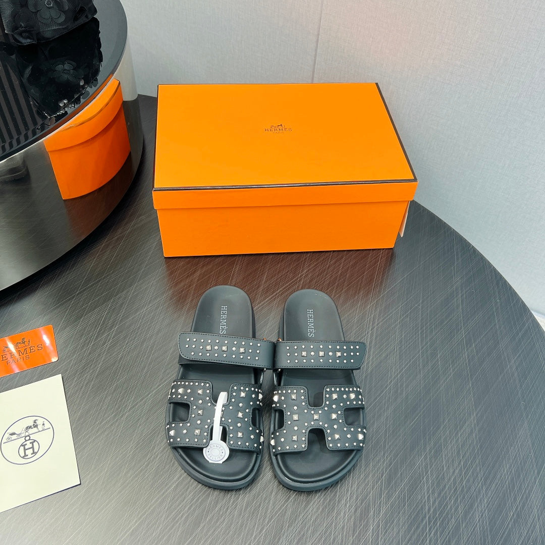 CHYPRE SANDAL BLACK CALFSKIN SPECIAL