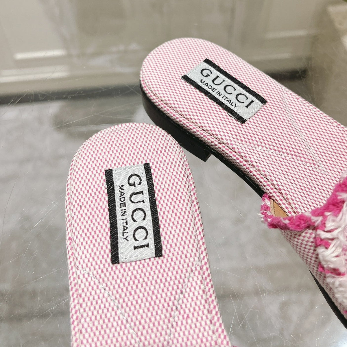 GG  Interlocking double G hollow slippers Neon pink