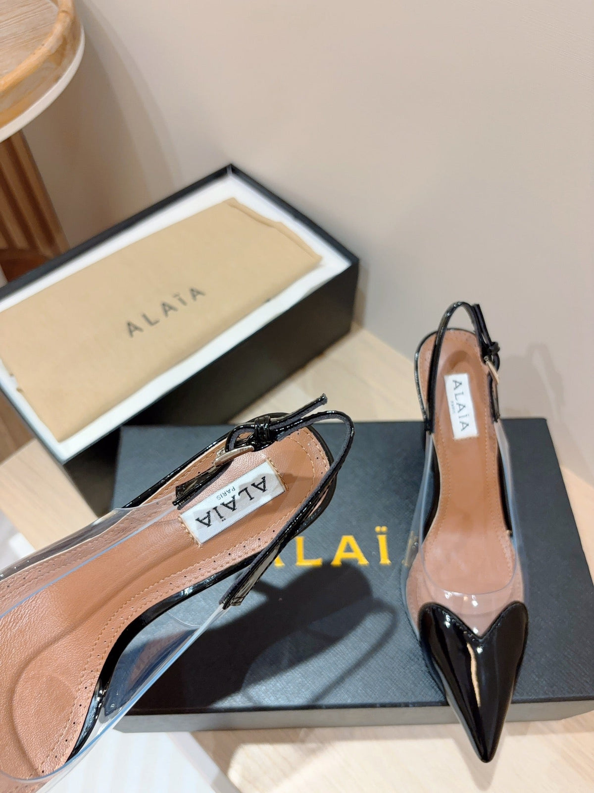 alaia slingbacks 95 optic black heart lambskin