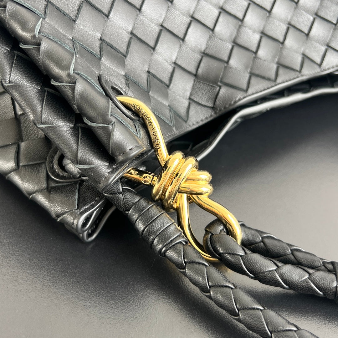 BV Intrecciato 30cm Bag Black Leather 532244
