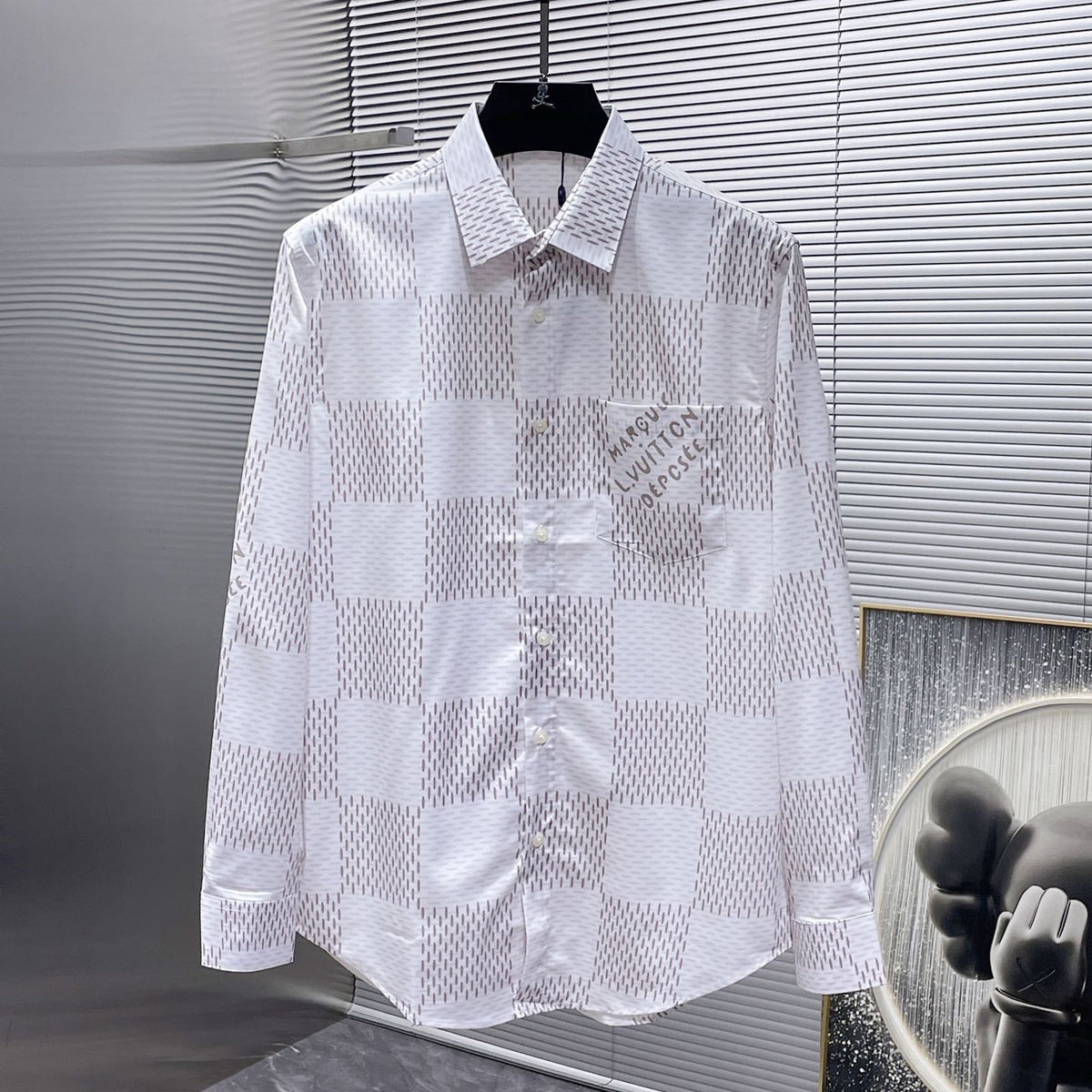 LV LONG-SLEEVED SHIRT IN WHITE DAMIER COTTON 238802