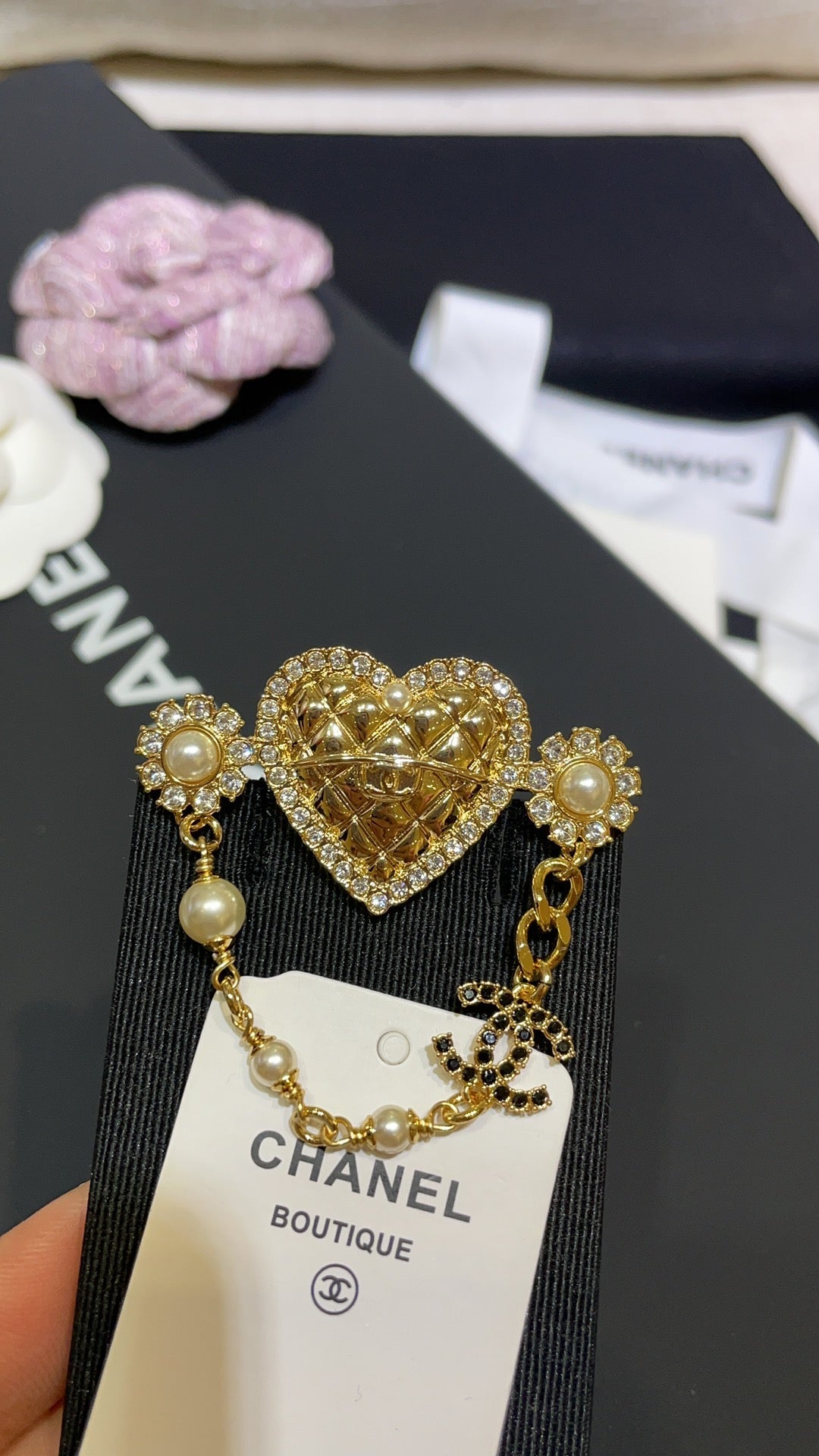 CC Brooch Gold 163085