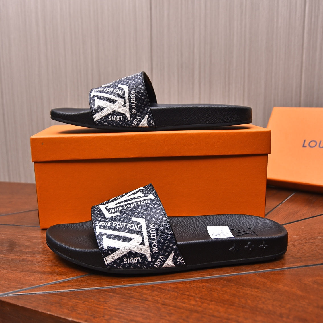 LV MULE BLACK WITH WHITE LOGO MONOGRAM CALFSKIN