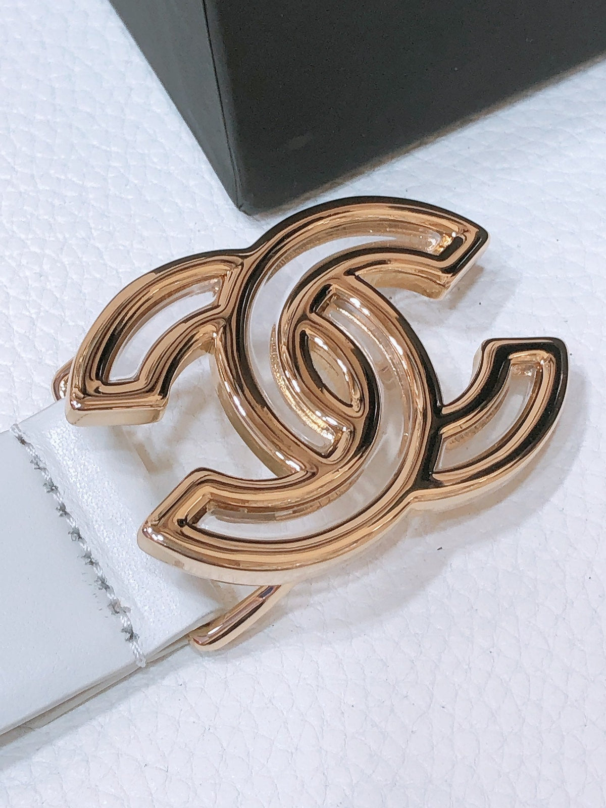CHANEL BELT 3CM IN WHITE LAMBSKIN WITH GOLD HARDWARE