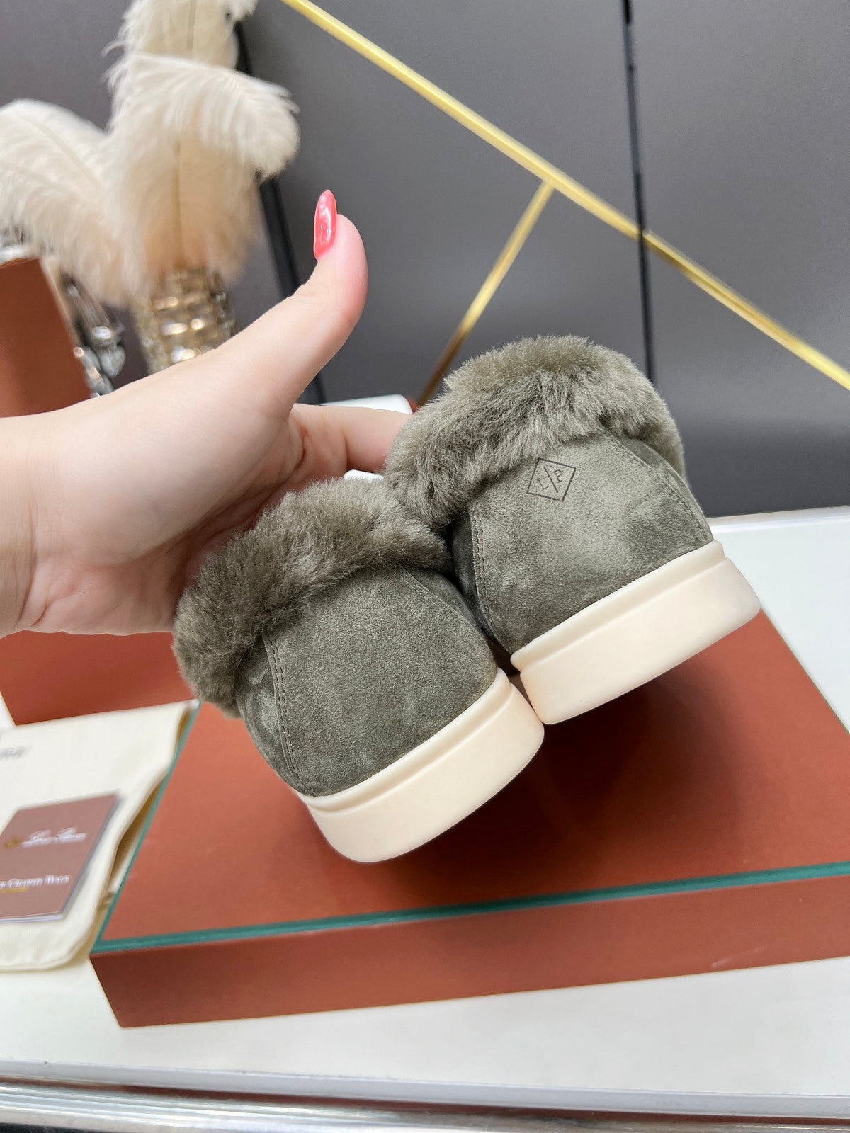LP Summer Charm Walk Loafer Dark Grey Suede Lamb Fur