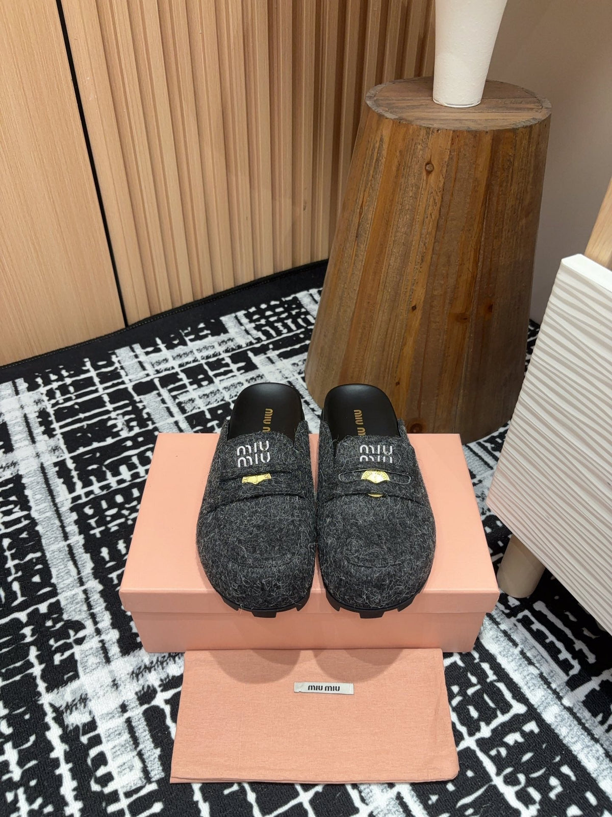 Miu slippers Black Original Wool