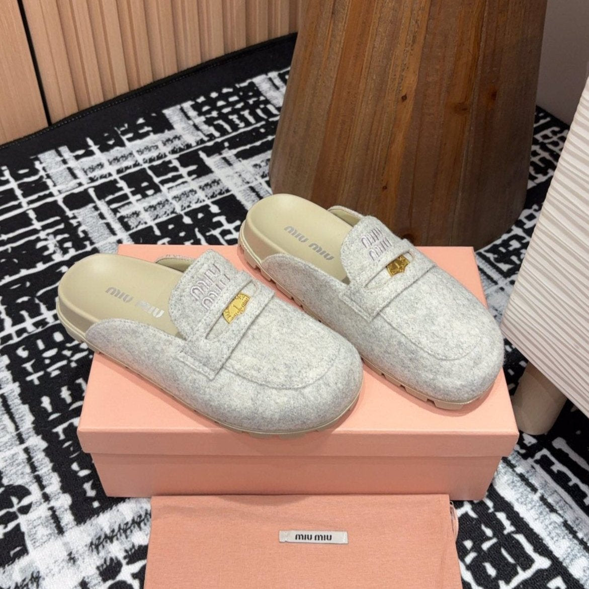 Miu slippers Grey Original Wool