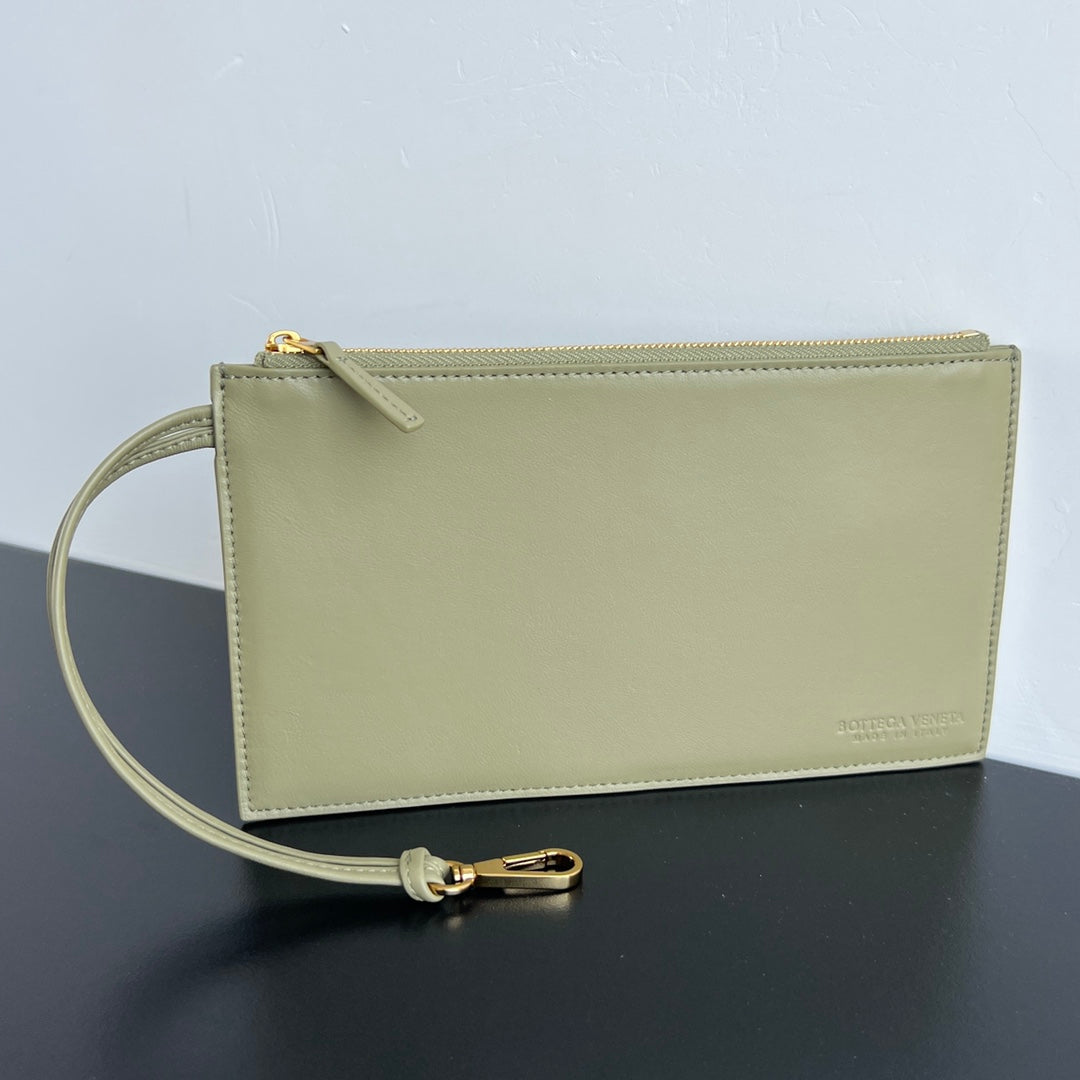 BV Intrecciato 30cm Bag Cave Stone Green Leather 532264