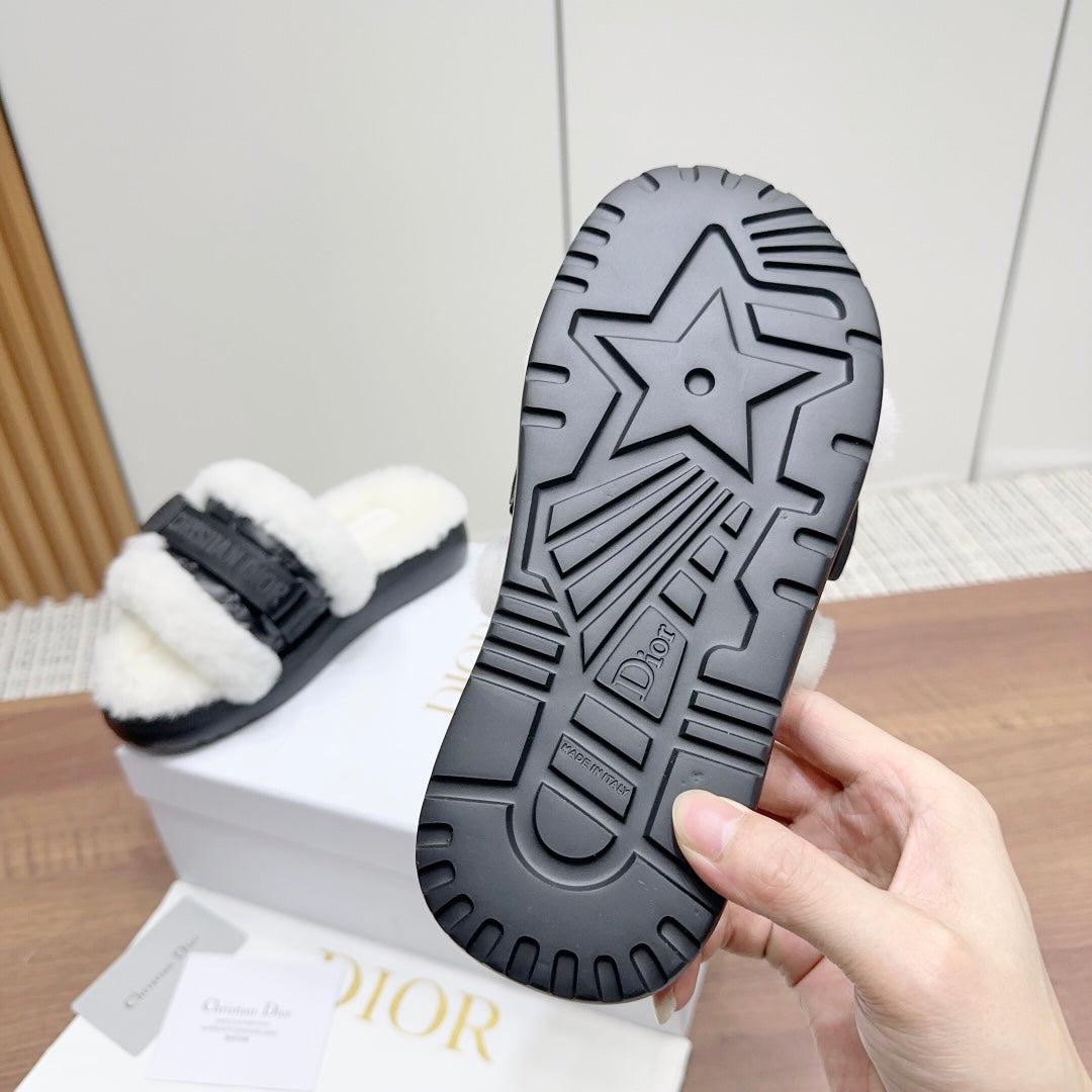CD Dioriviera Dio(r)evolution Slide Black White Quilted Fleece Lining And Lambskin