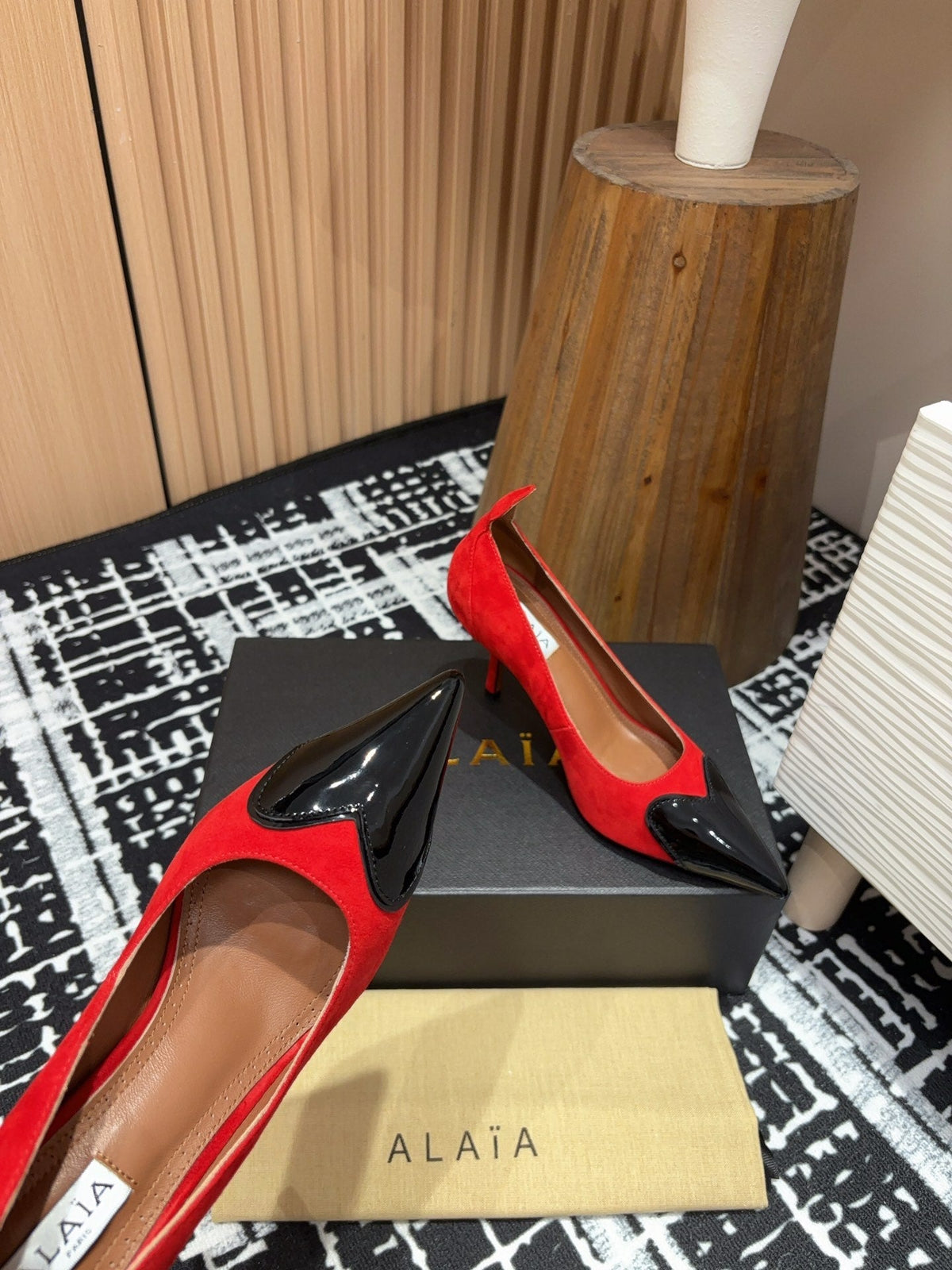 Alaia Pump Coeur 85mm In Red Suede 933079