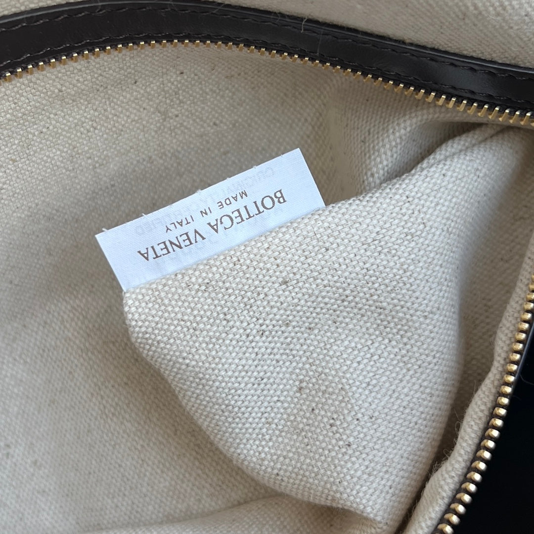BV Loop Weekender 38cm Chocolate Calfskin