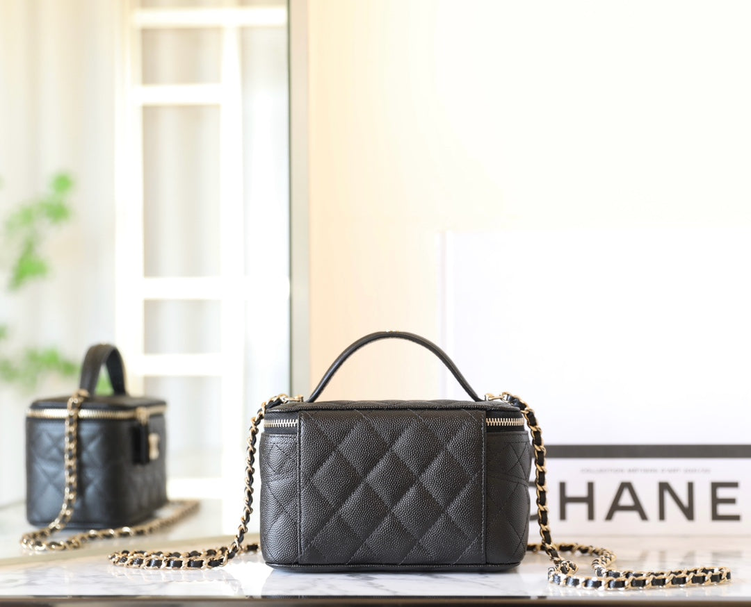 CC 25C Vanity 17cm Black Grained Calfskin