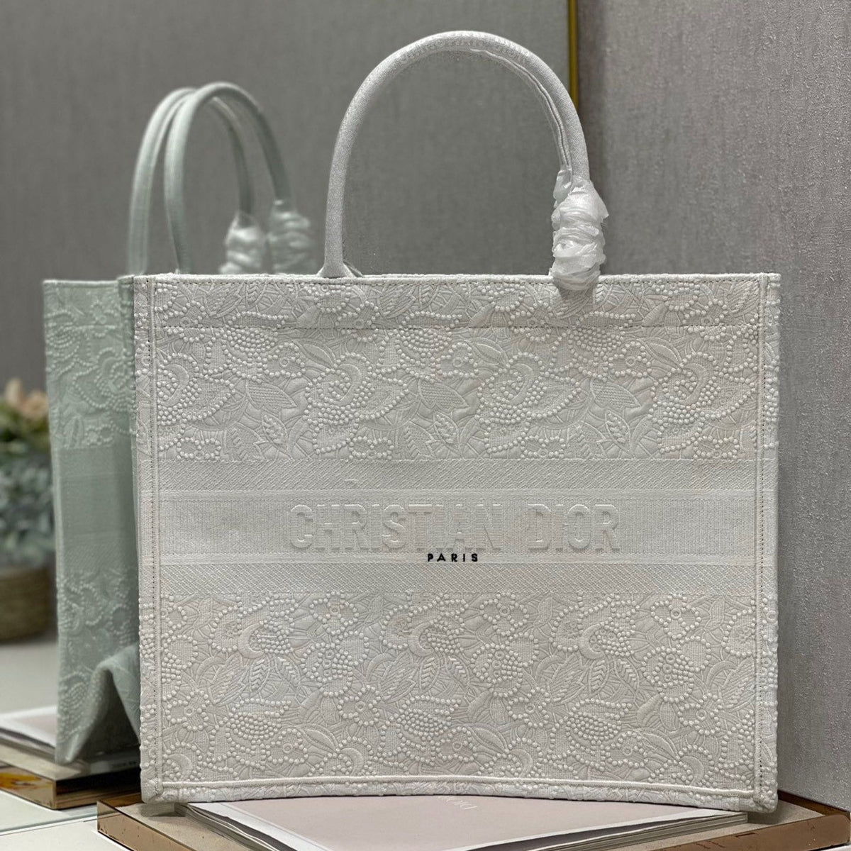 CD Lace White Book Tote 42cm Bag Canvas 336570