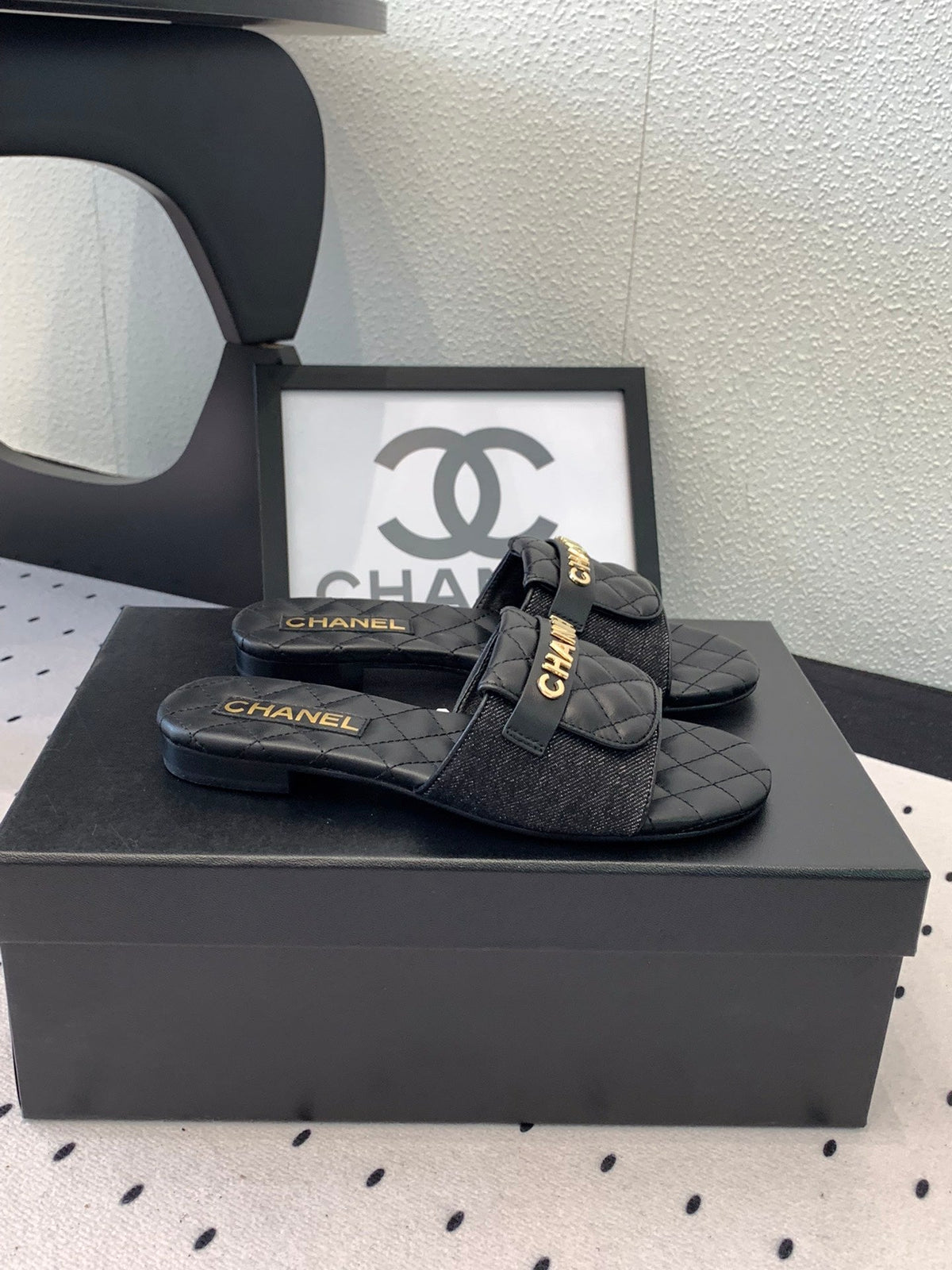 CC Slippers In Black Quilted Cowhide 147027