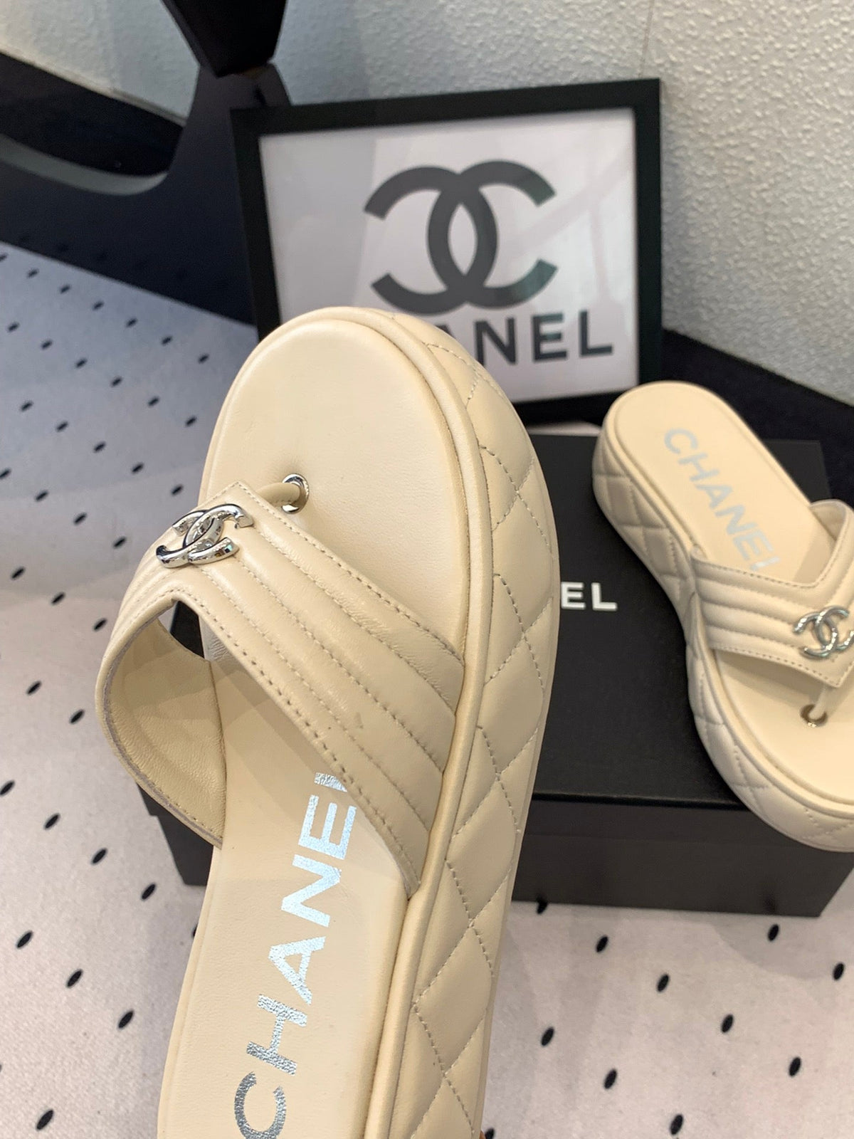 CC Thong Slippers In Ivory White Lambskin 147047
