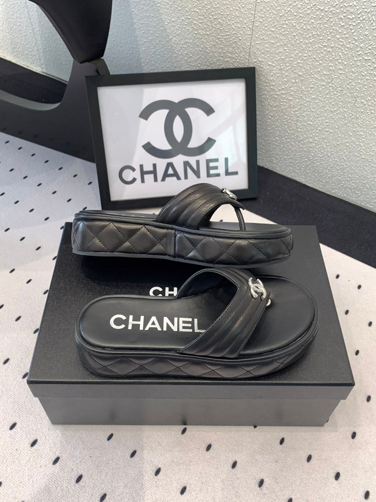 CC Thong Slippers In Black Lambskin 147051