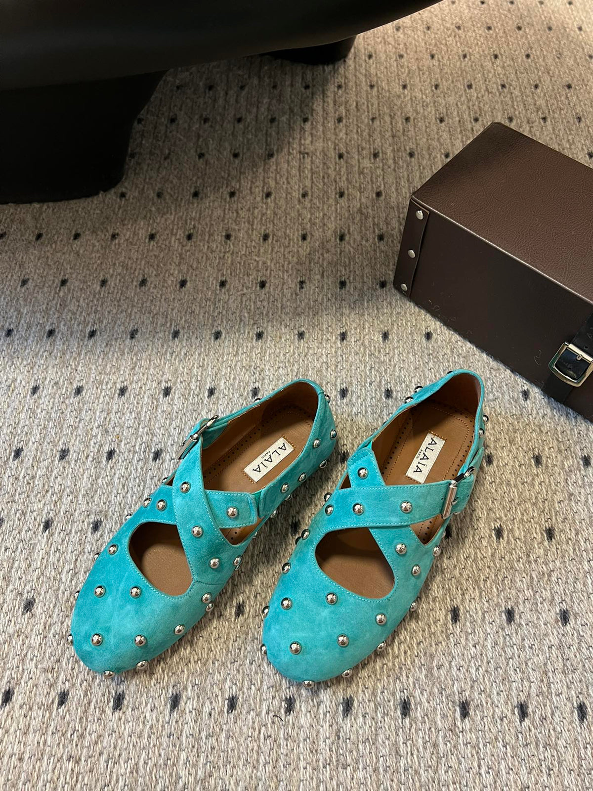 Alaia 25 Criss Cross With Stud Ballet Flats Lagoon Green Suede Sheepskin 303692