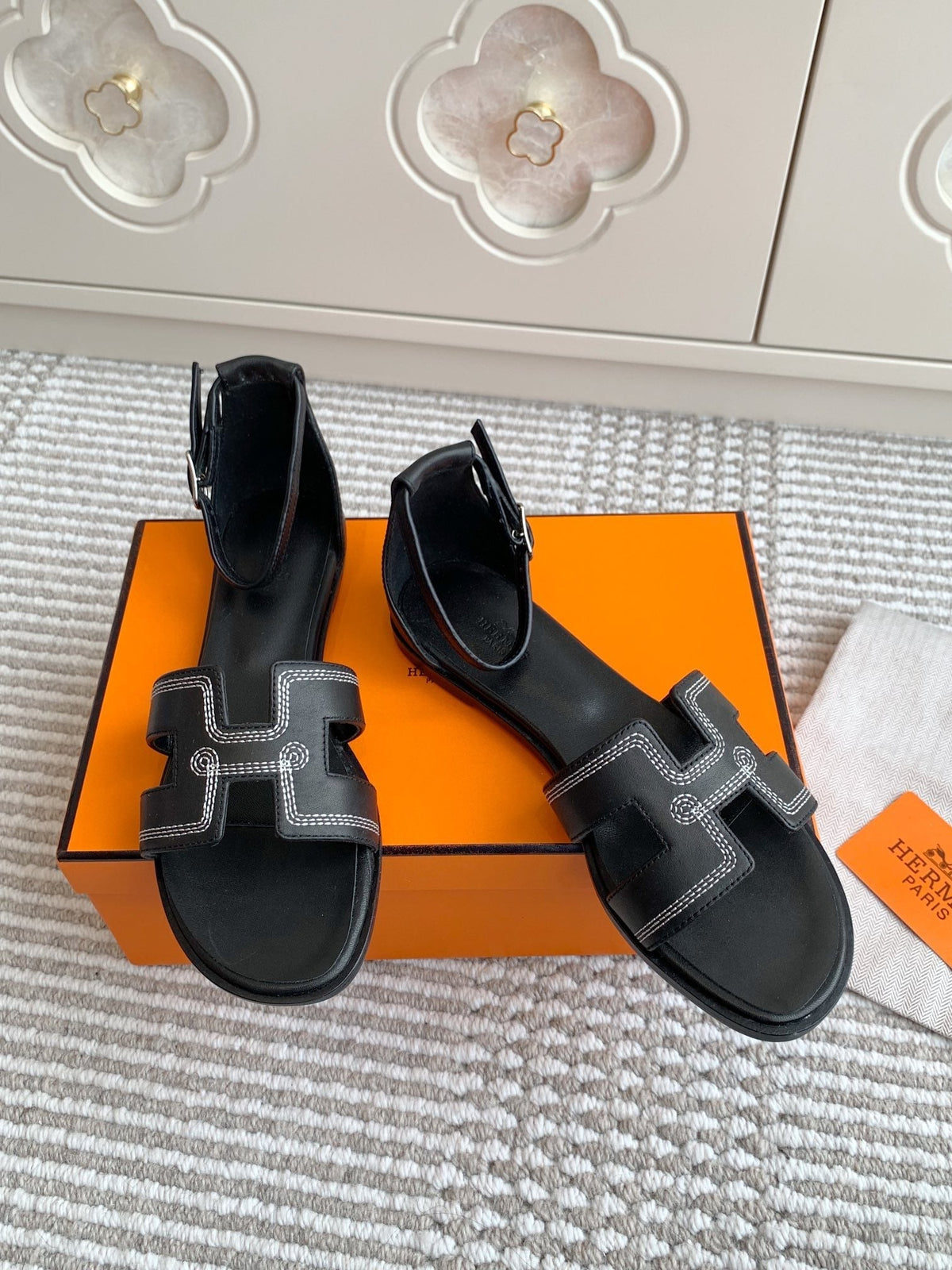 HM Santorini Sandal Black Cowhide 291390