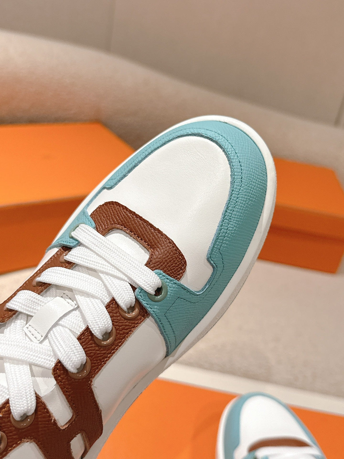 HM 25ss Sneakers White Blue Brown Cowhide 577547