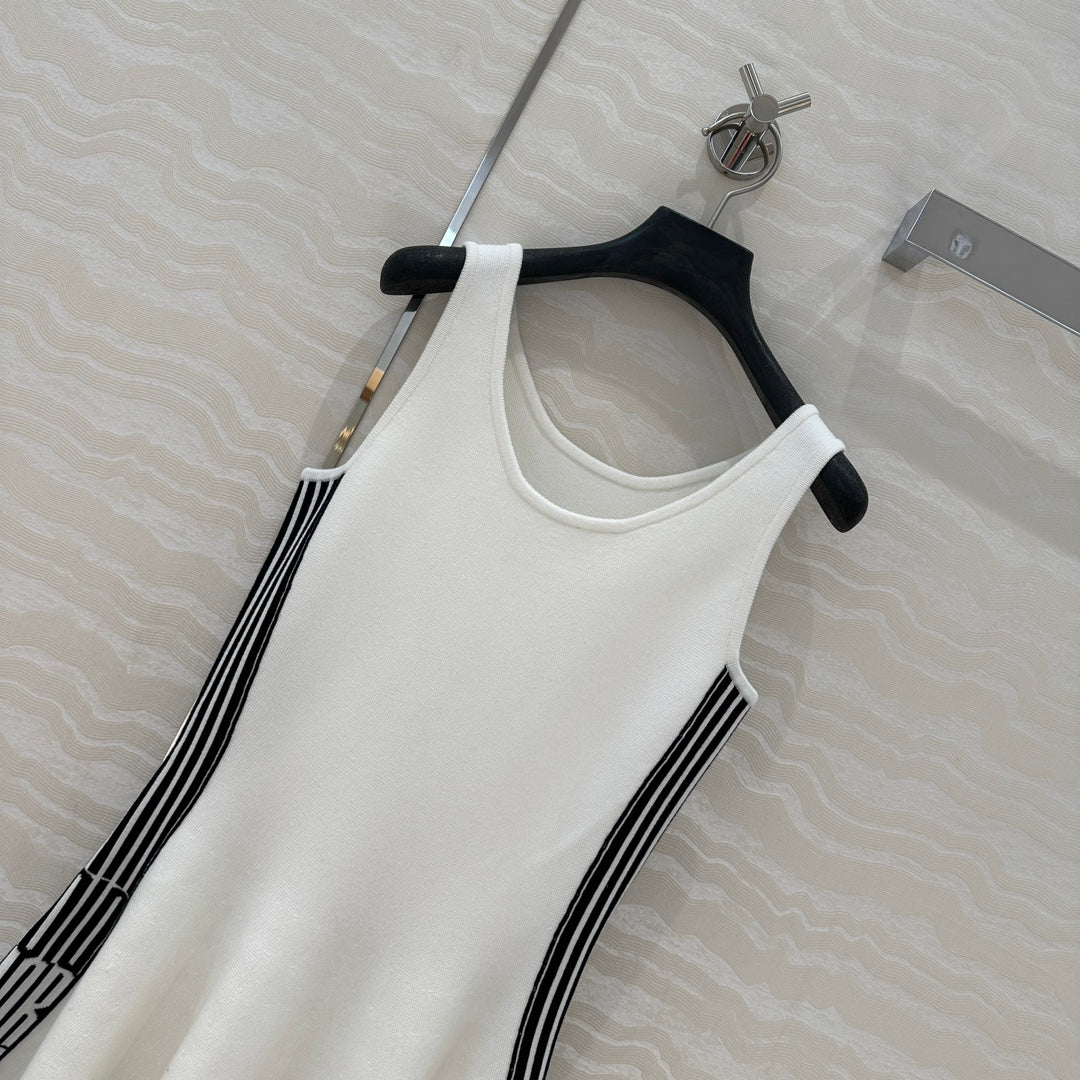 CD U-neck Large A-line Skirt White Viscose Polyamide