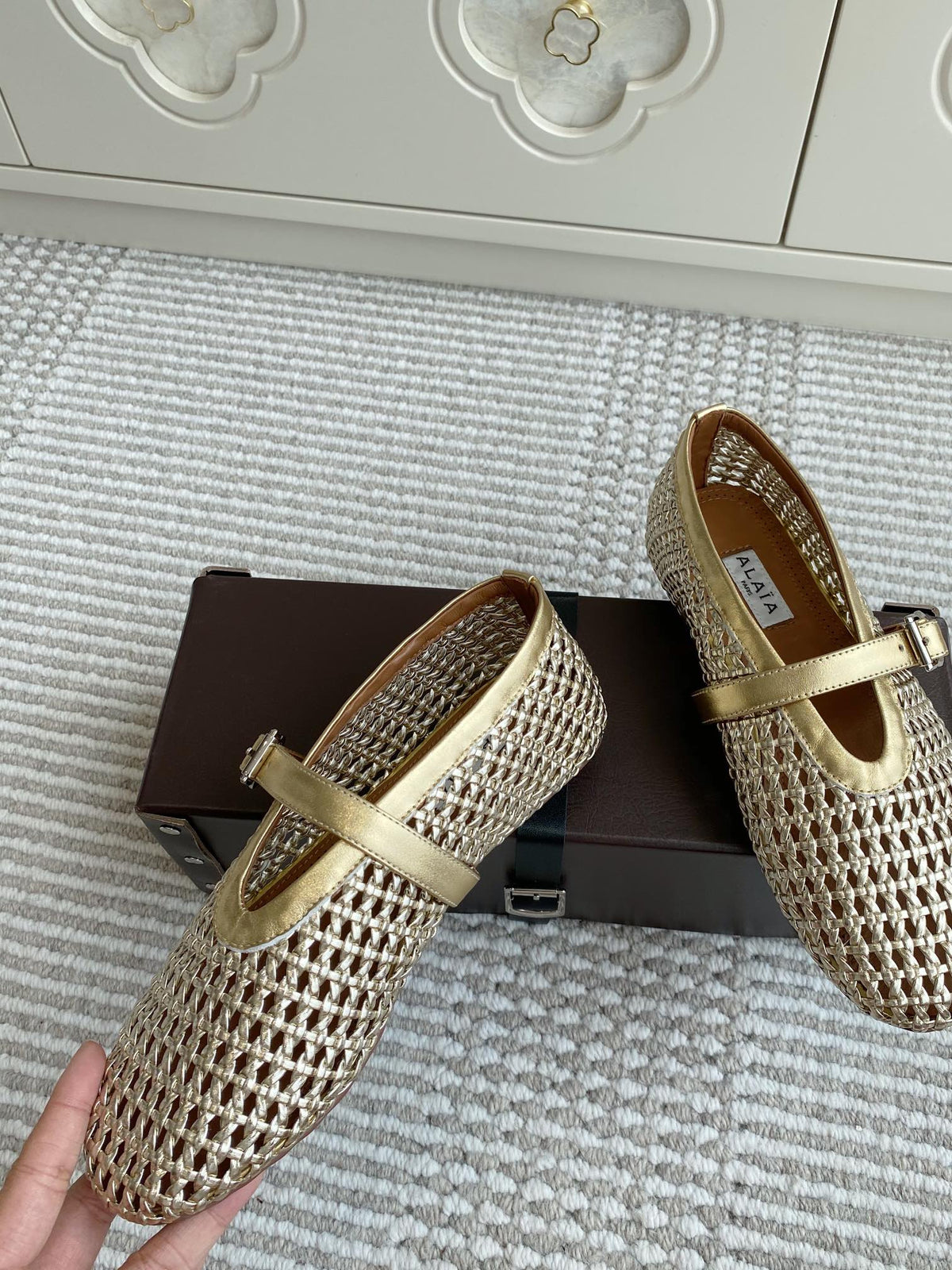 Alaia Women's Ballet Flat Gold Lambskin 291053