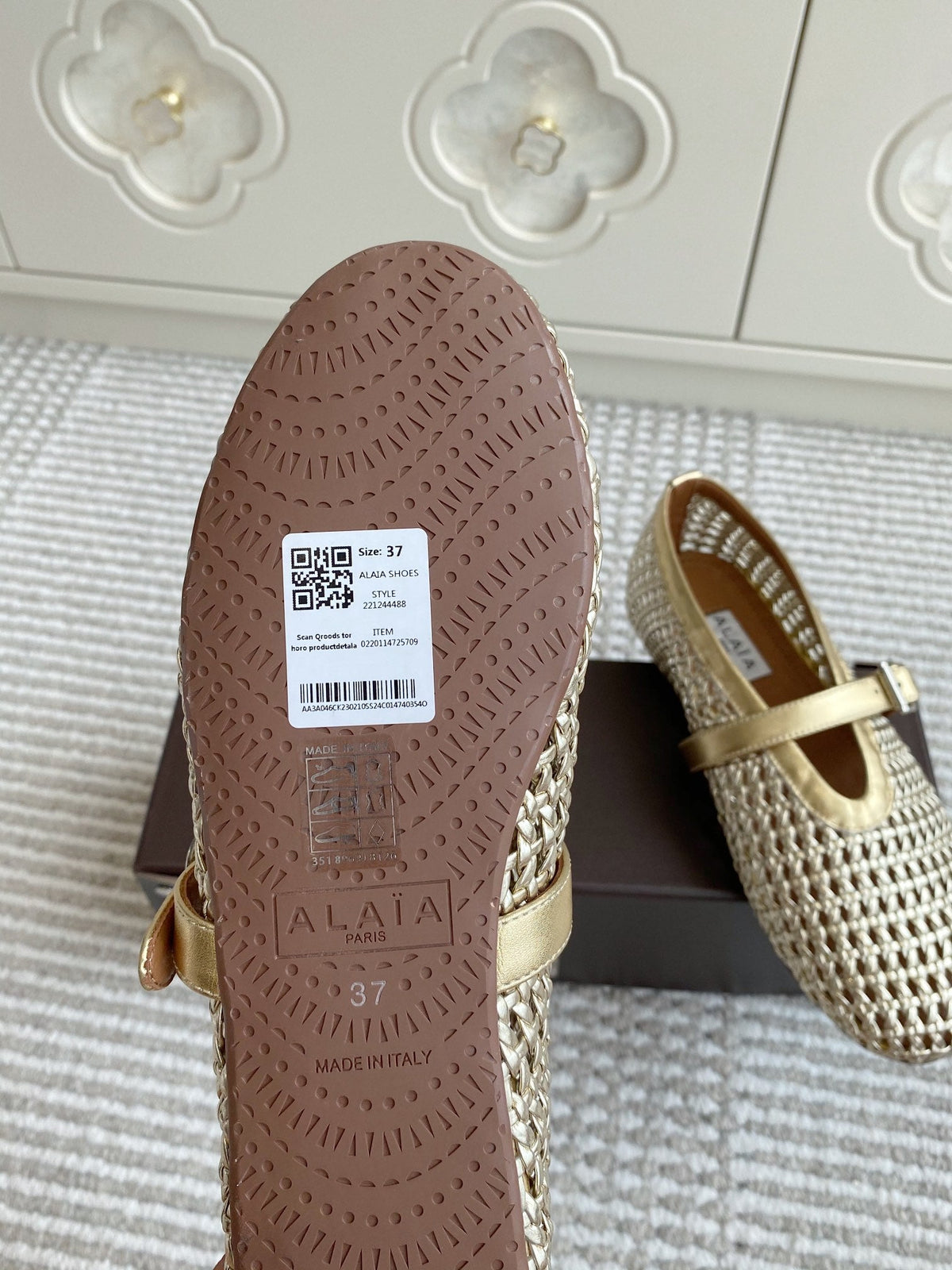 Alaia Women's Ballet Flat Gold Lambskin 291053