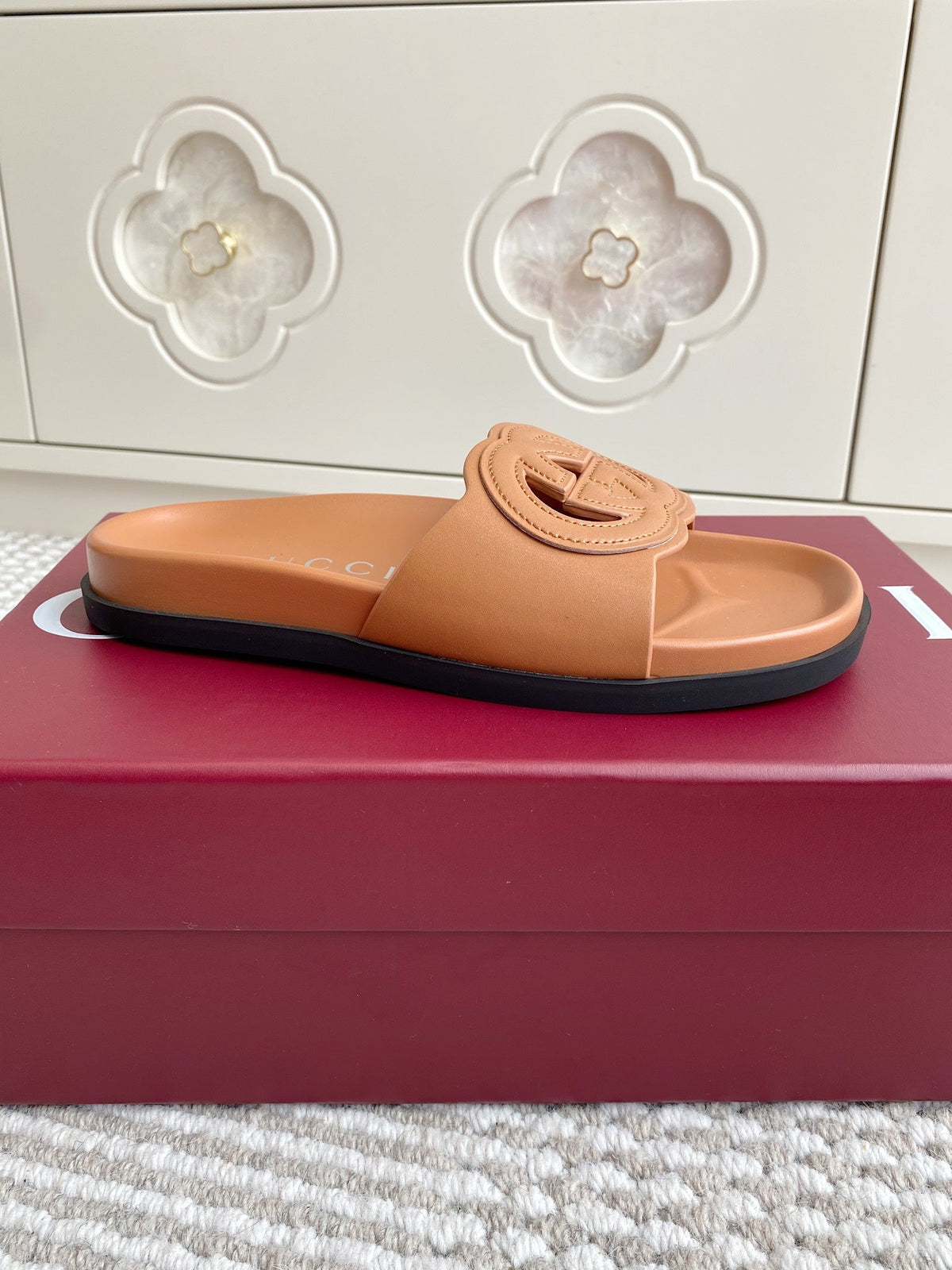 GC Slipper Brown Cowhide 291037