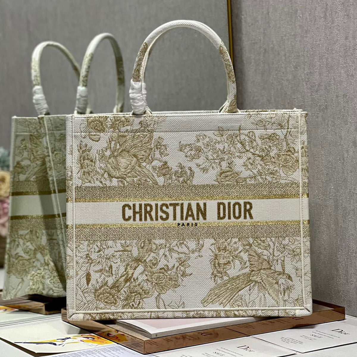 CD Golden Magpie Book Tote 42cm Bag Canvas 336588