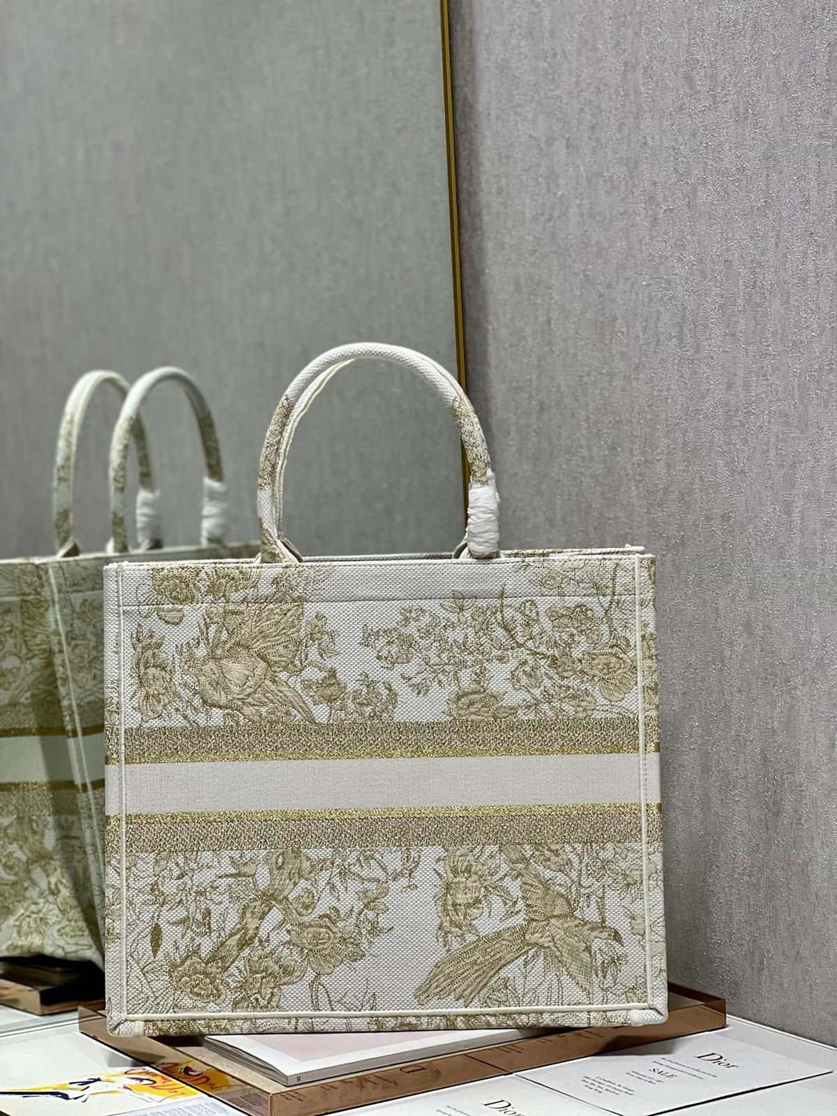 CD Golden Magpie Book Tote 42cm Bag Canvas 336588