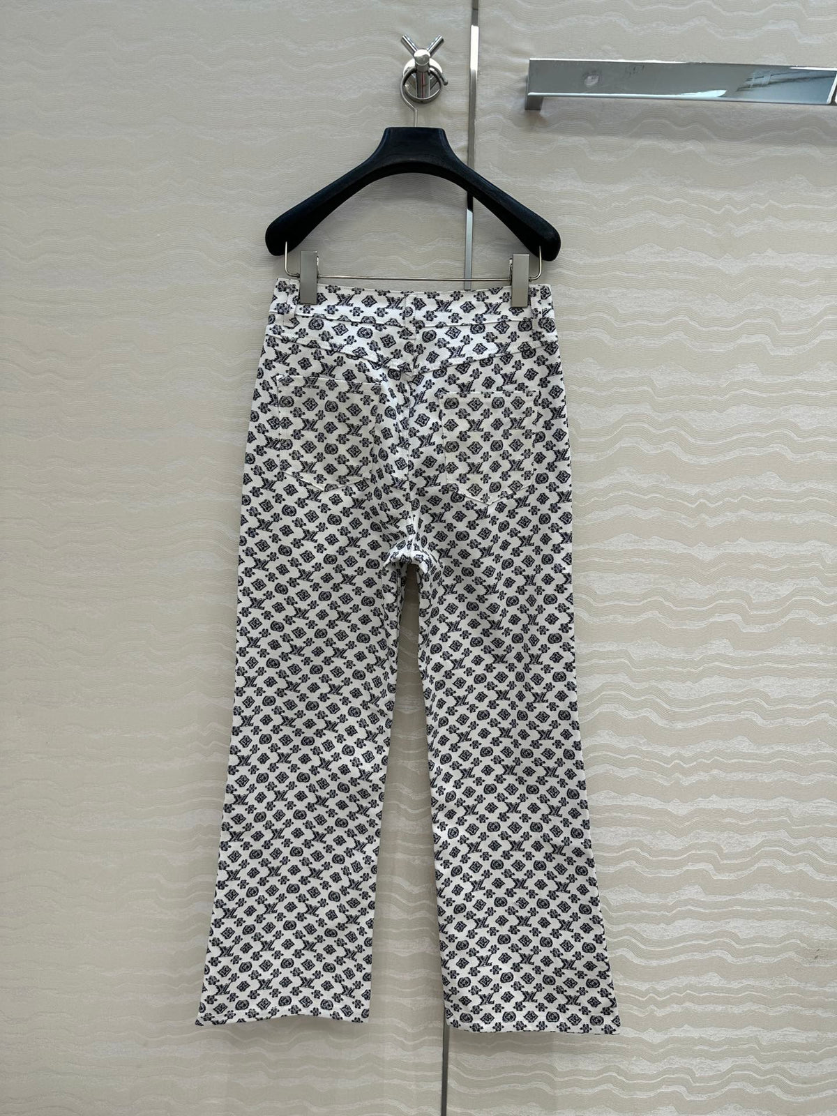 LV 25 Modern Logo Denim Pants Black White Poliester