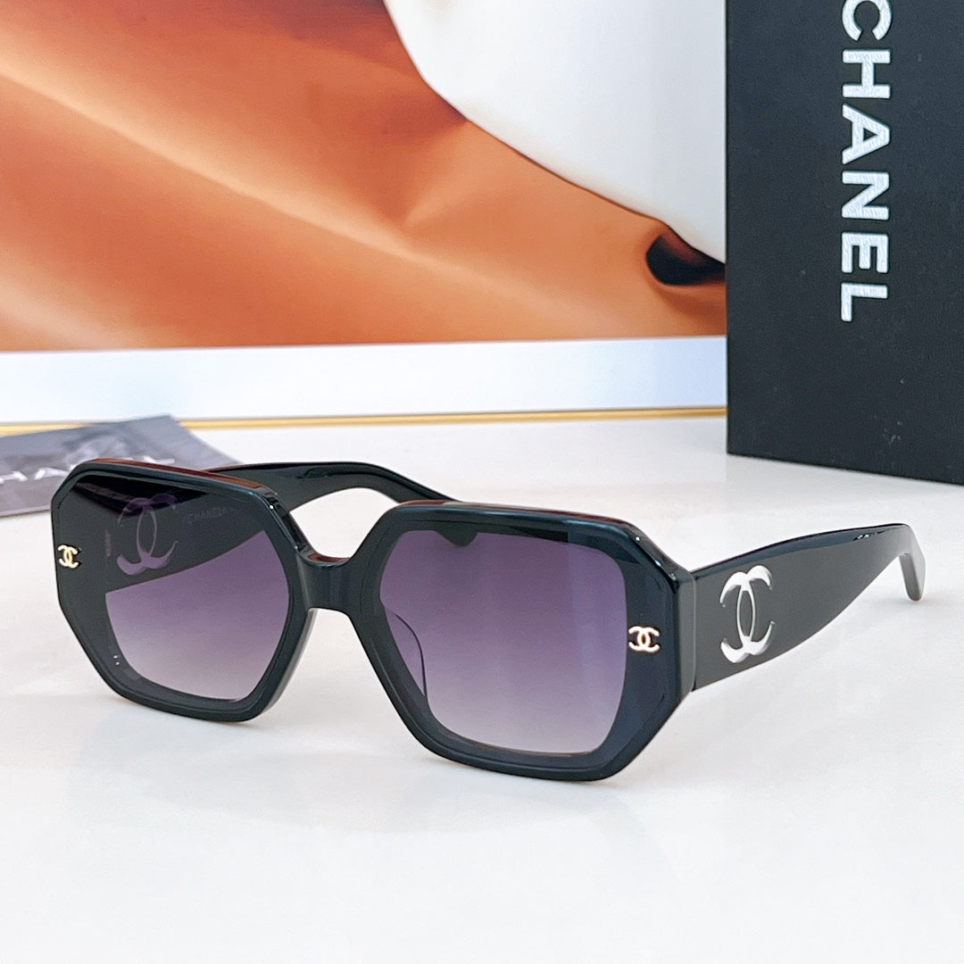 Chanel Sunglasses 647695
