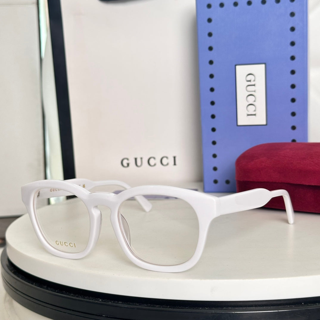 Gucci Sunglasses 690832