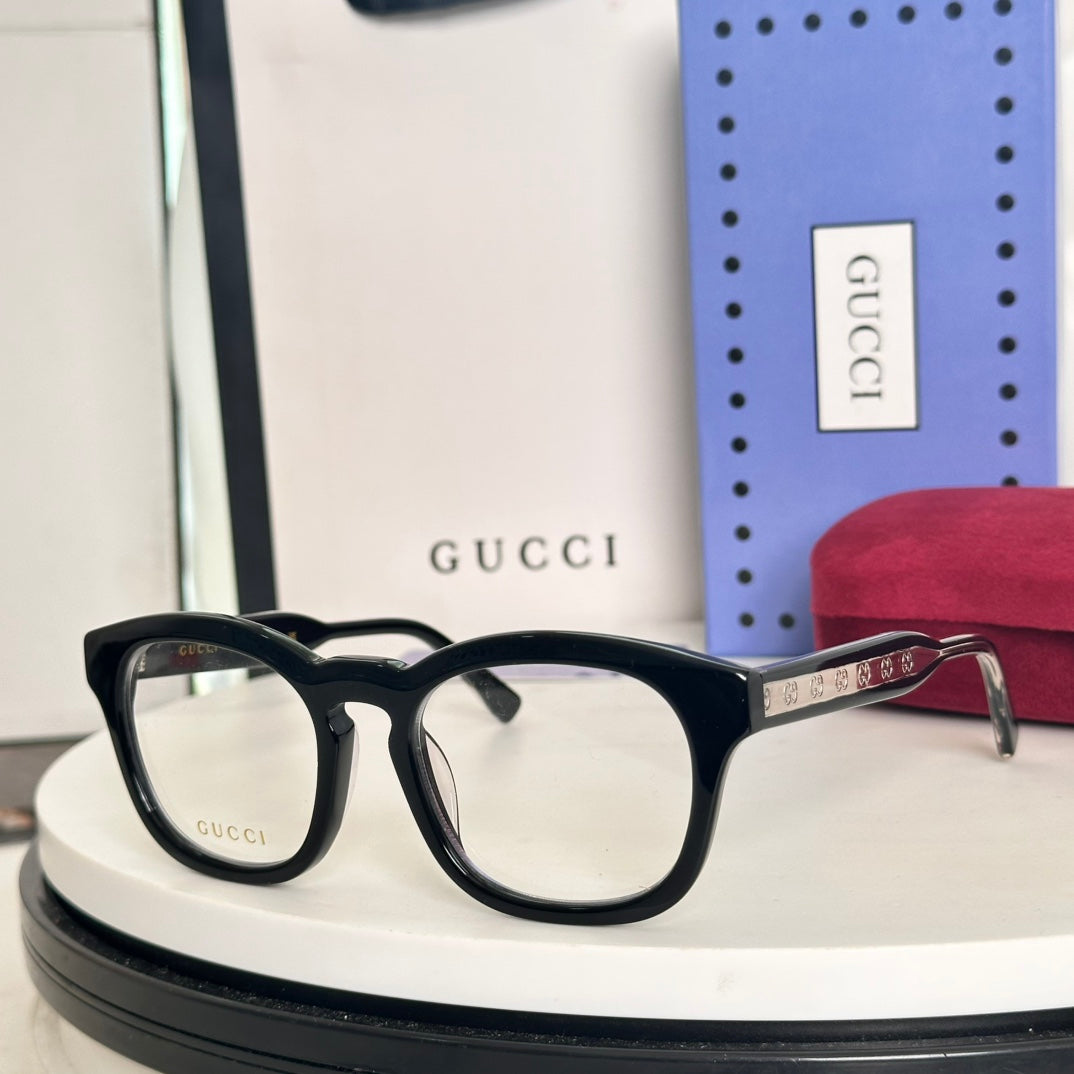 Gucci Sunglasses 690832