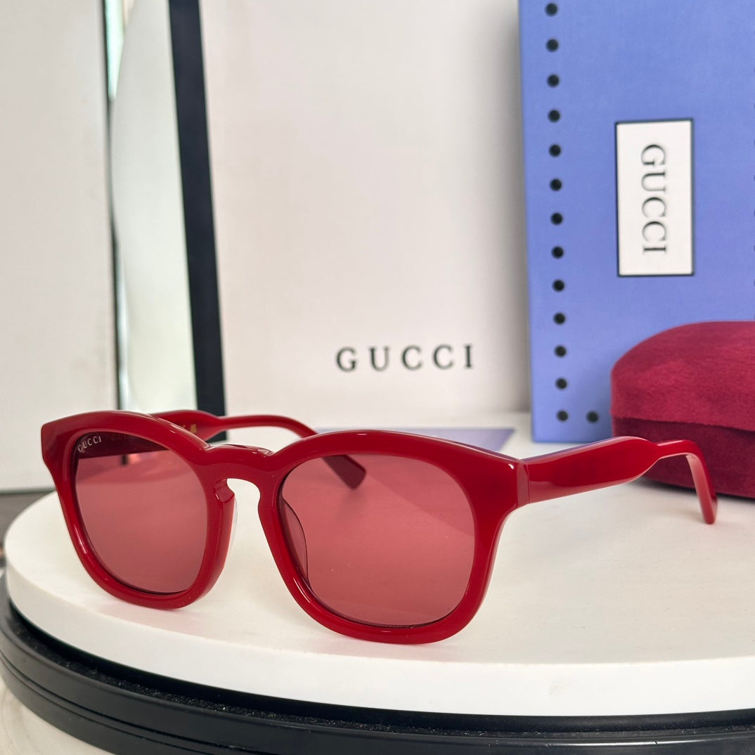 Gucci Sunglasses 690833