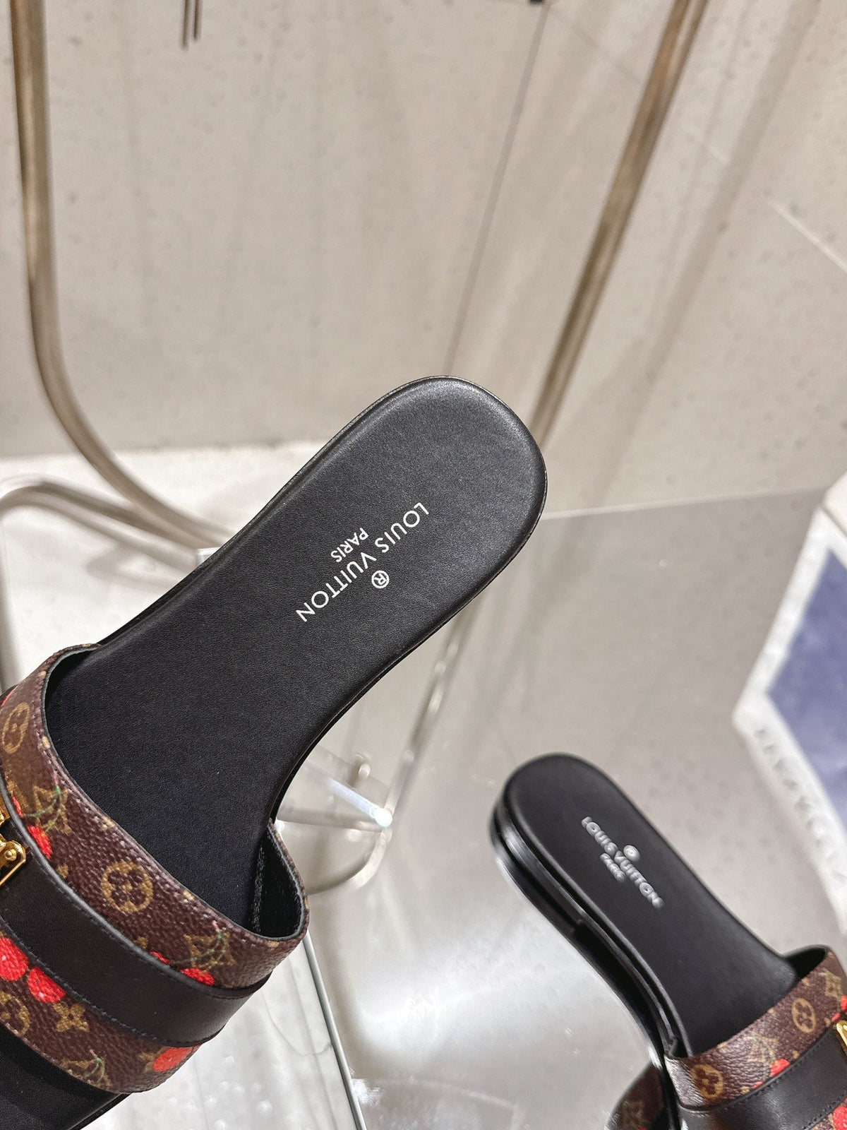 LV Flat Mules pairs raffia black brown monogram cowhide 383721
