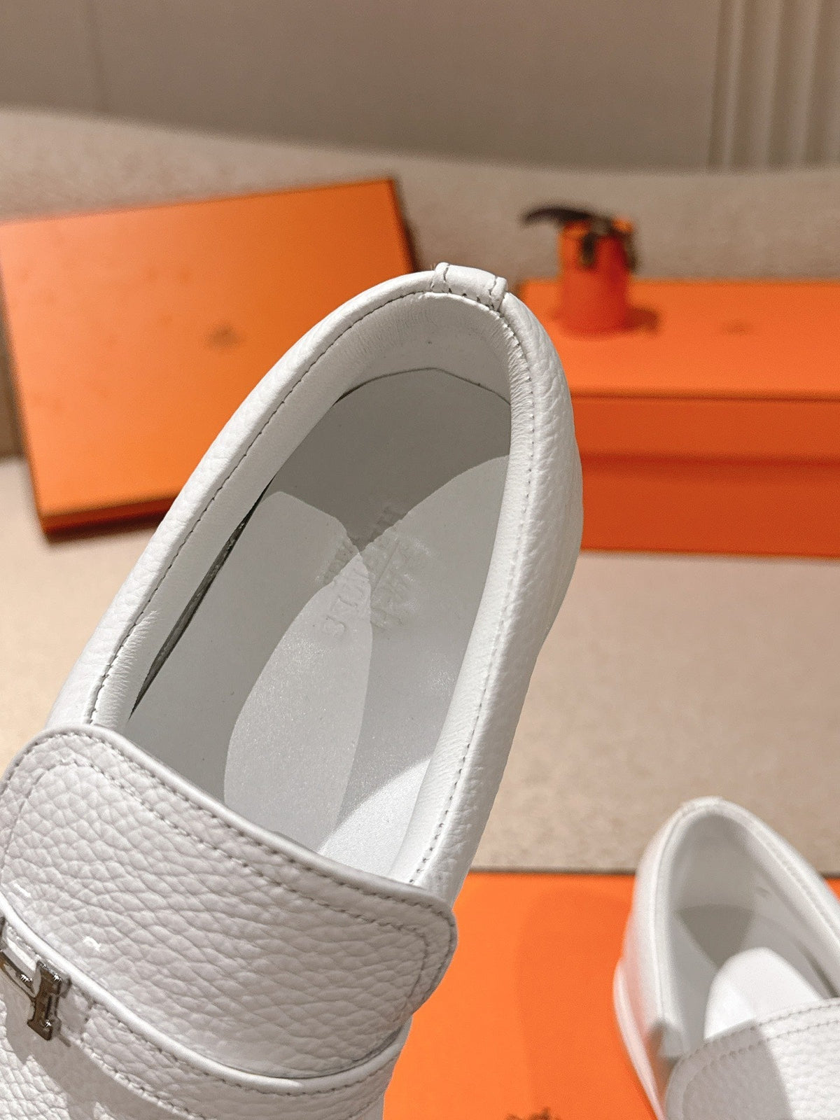 HM 25ss Loafers White Sheepskin 577163