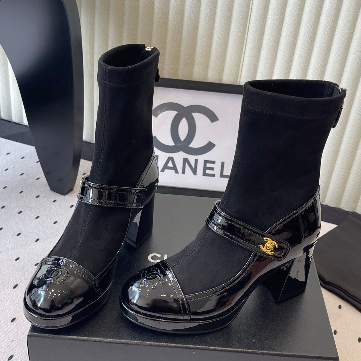 CC 25 Short Boot Black Suede Patent Leather 514102