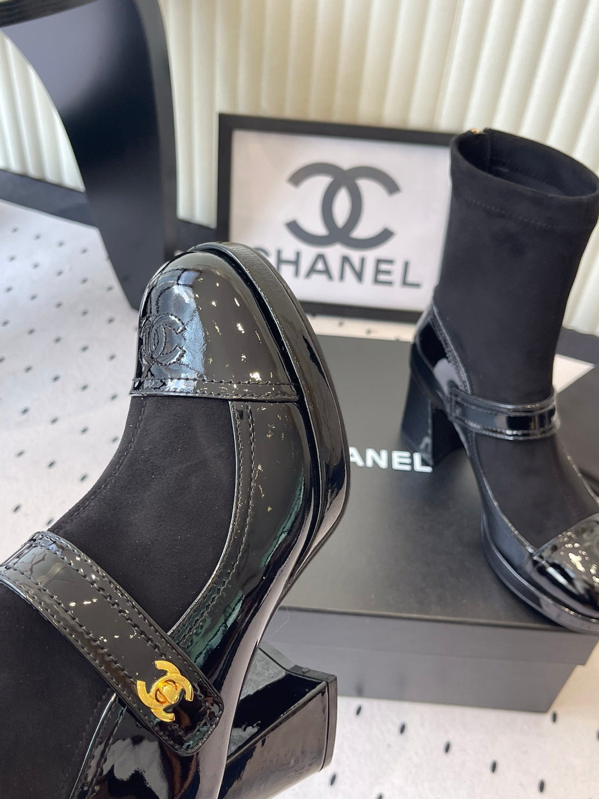 CC 25 Short Boot Black Suede Patent Leather 514102