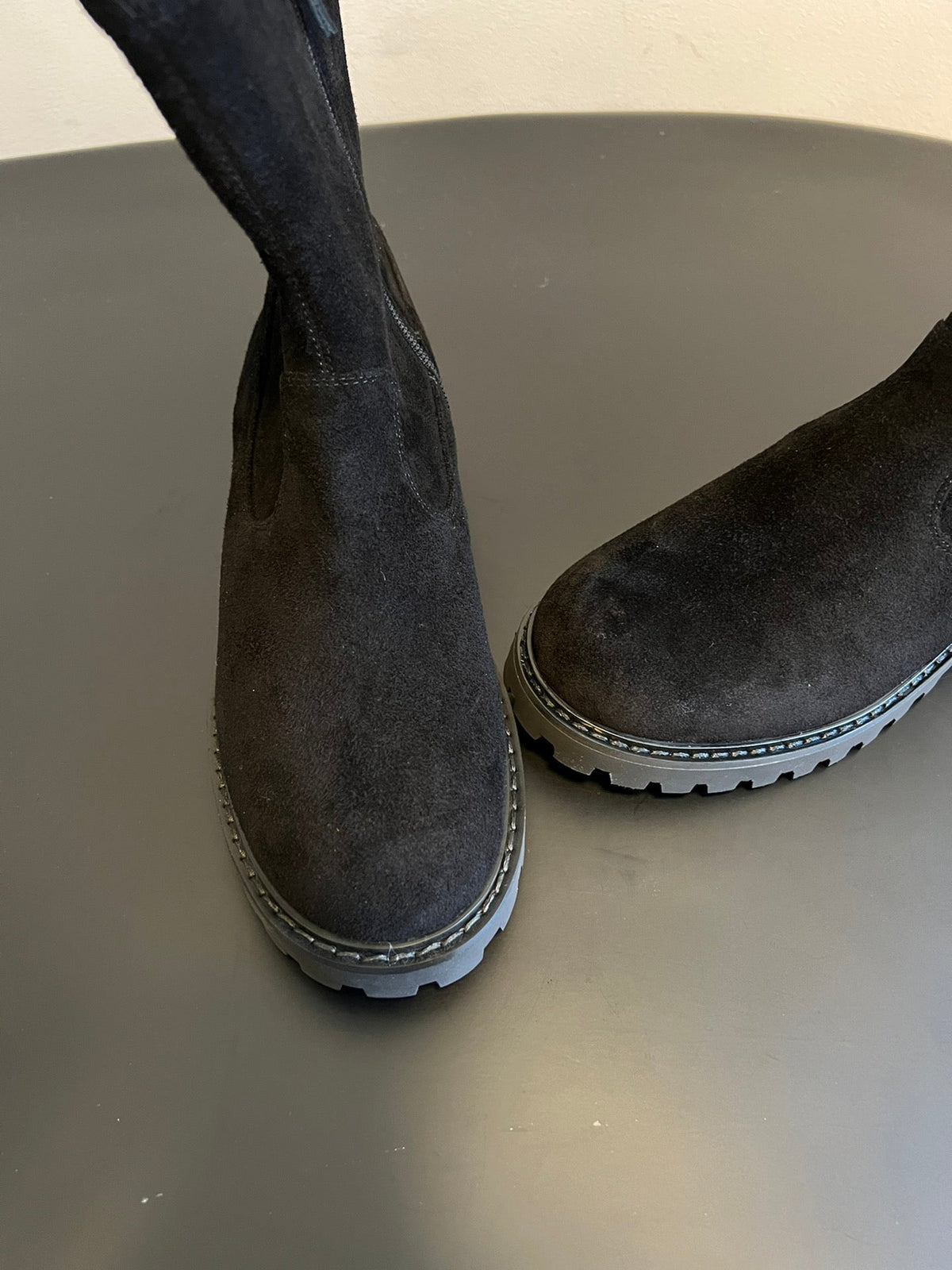 The Row 2025 Boot Black Suede 561644