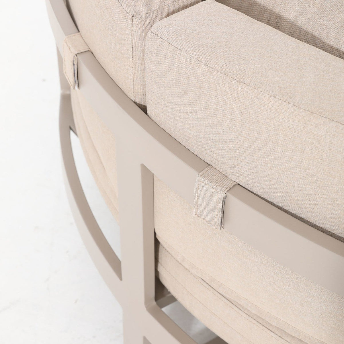 DekoLiving COP30503 Meliazzo Round Outdoor Daybed & Table