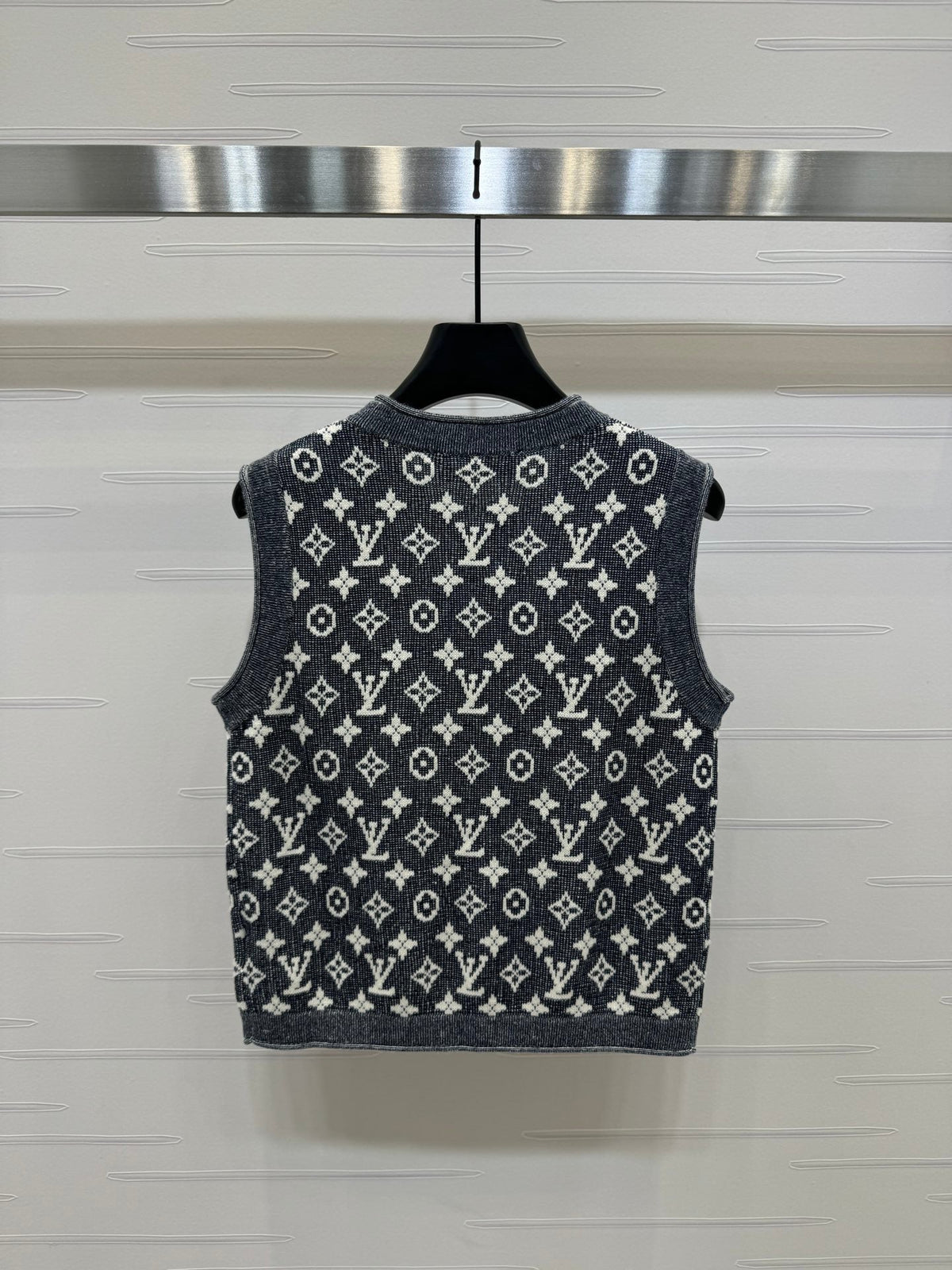 LV knitted cardigan vest
