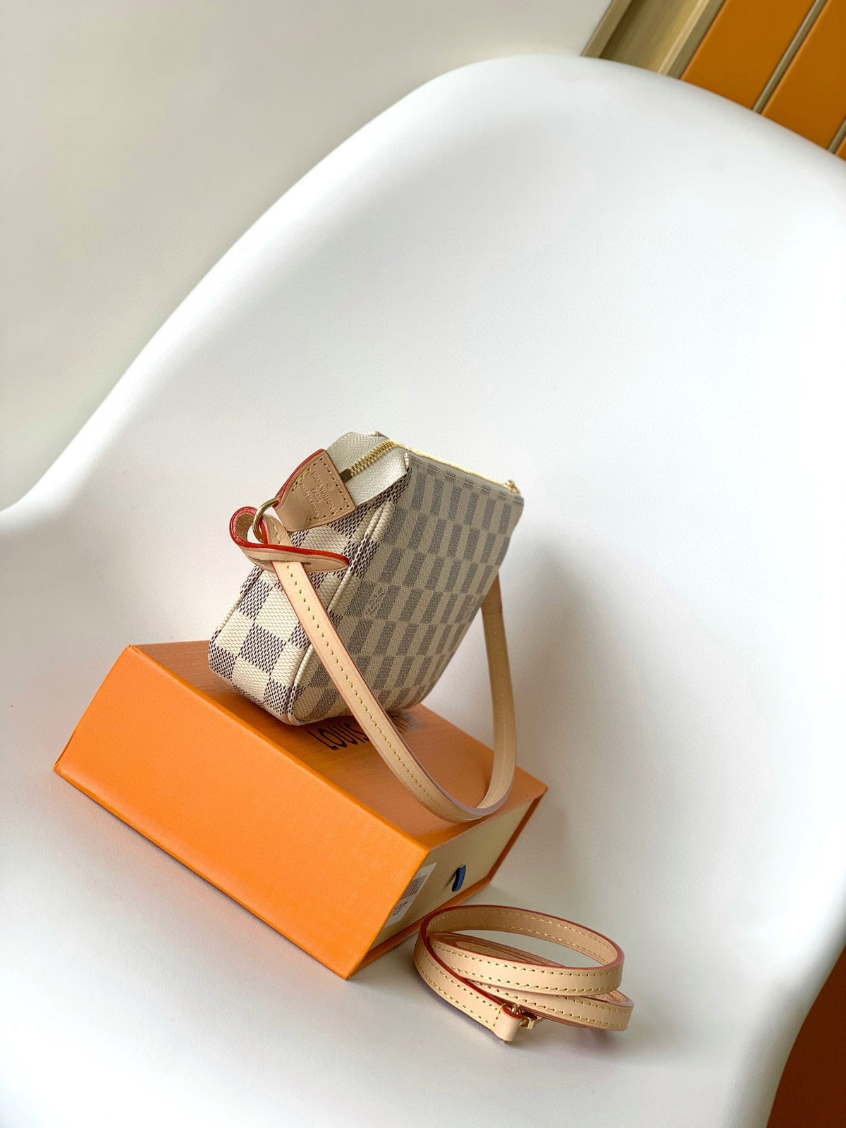 pochette accessories 23cm beige damier azur canvas