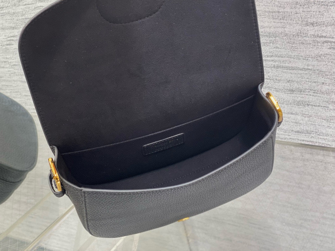 CD 25 MEDIUM BOBBY 22CM BLACK GRAINED CALFSKIN GOLD HARDWARE