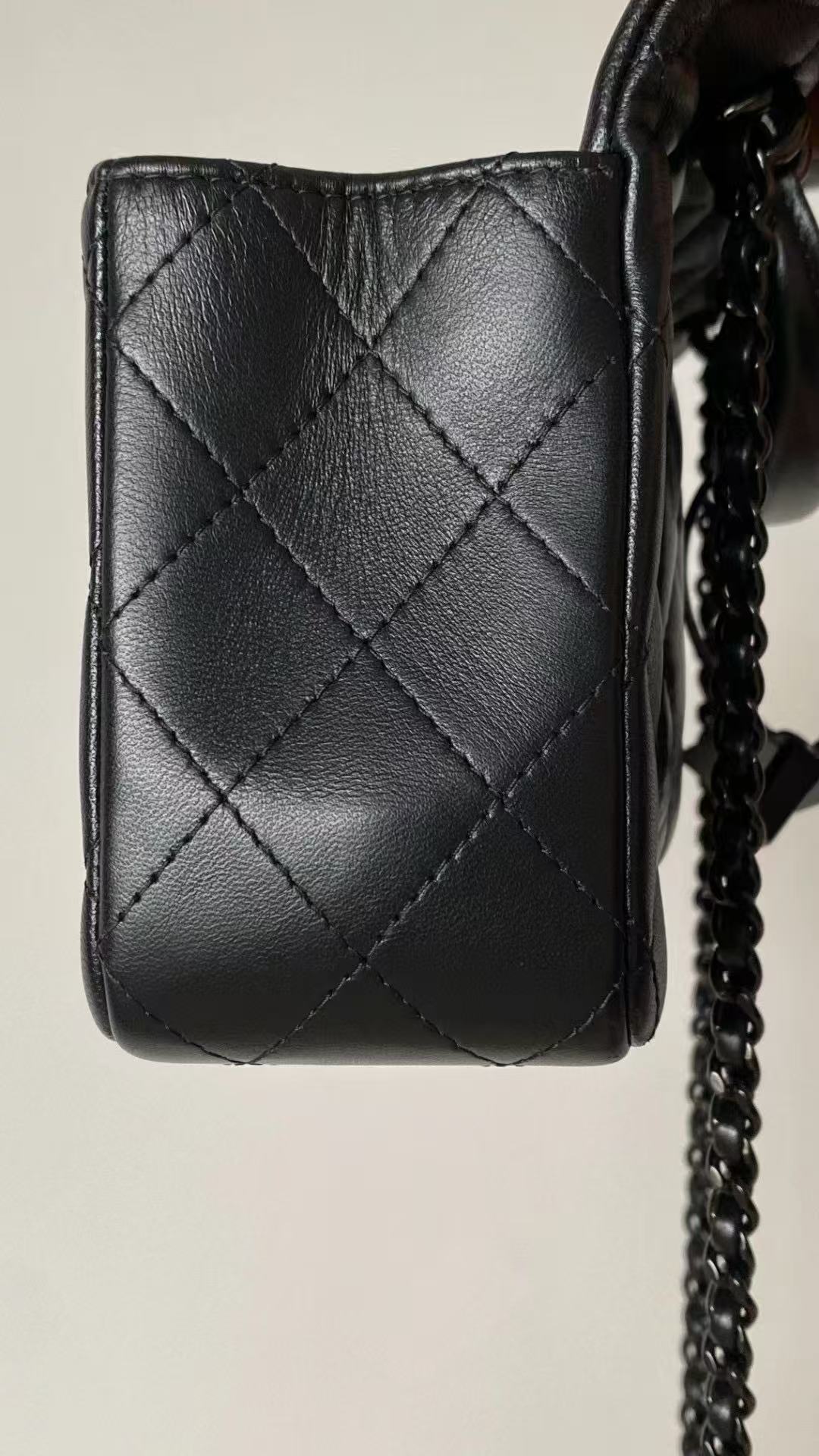 25C Mini Flap Bag Top Handle 20cm Black Lambskin Black Hardware Premium Version